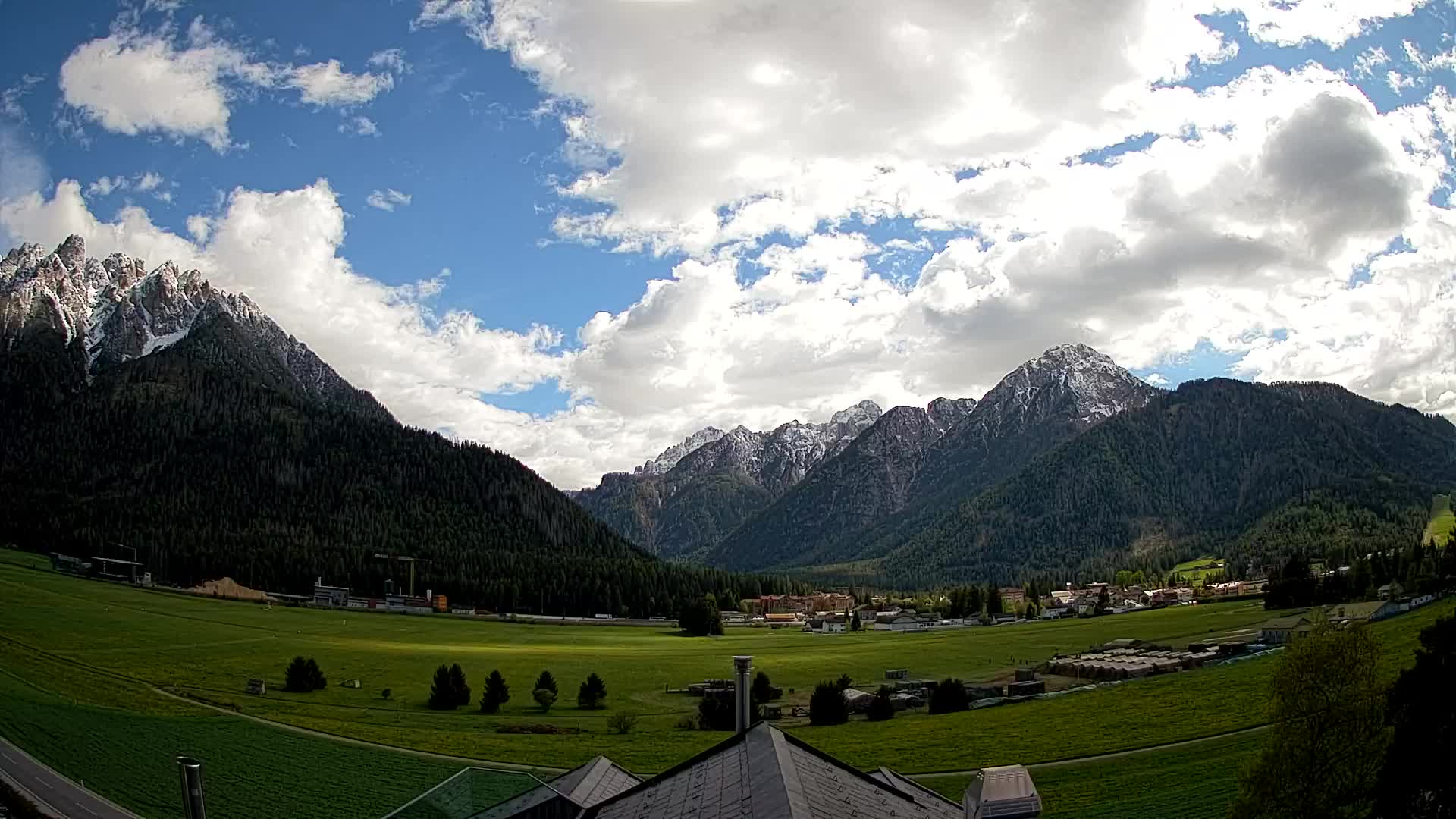 Webcam Toblach Dolomites – View from Hotel Rosengarten