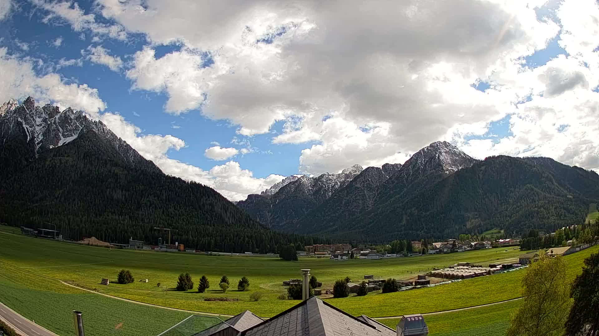 Webcam Toblach Dolomites – View from Hotel Rosengarten