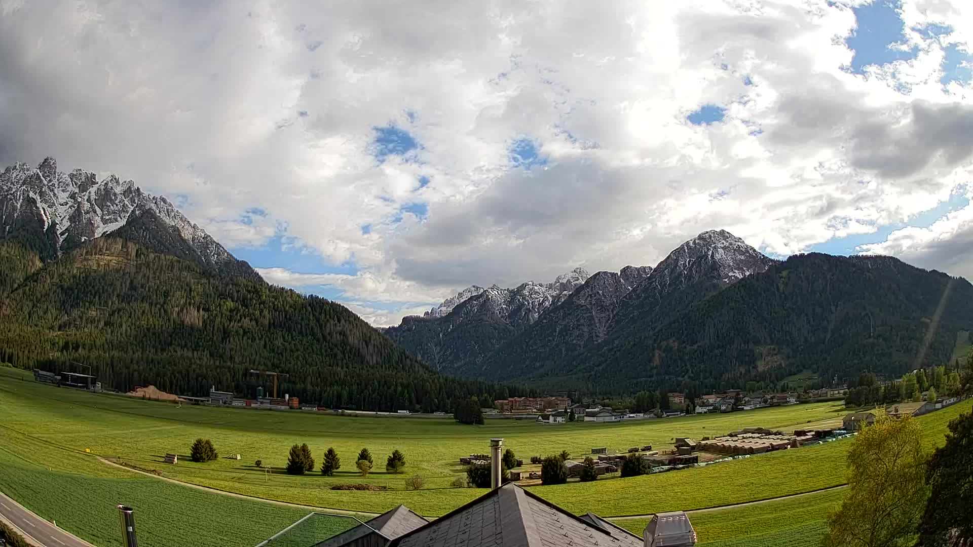 Webcam Toblach Dolomites – View from Hotel Rosengarten