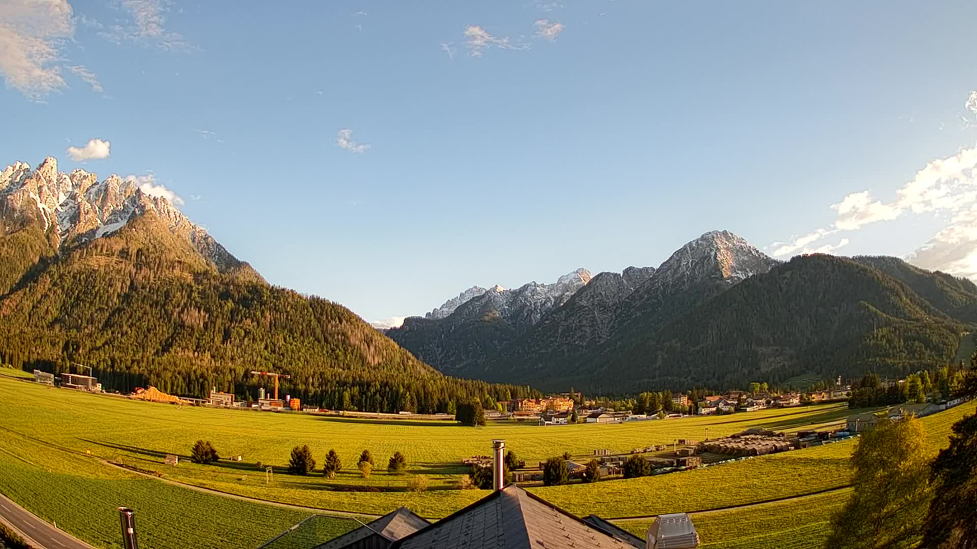 Spletna kamera Toblach Dolomiti – Pogled iz hotela Rosengarten