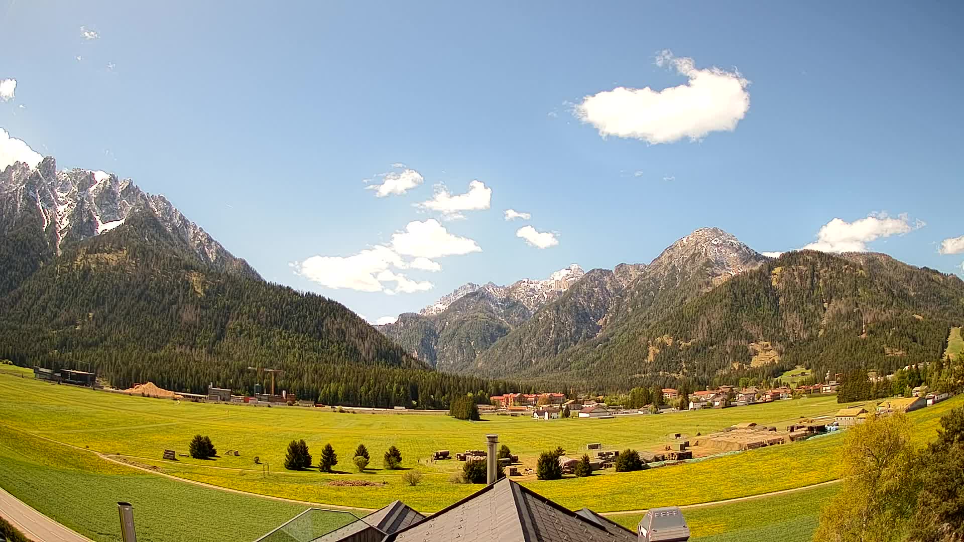 Web kamera Toblach Dolomiti – Pogled s Hotela Rosengarten