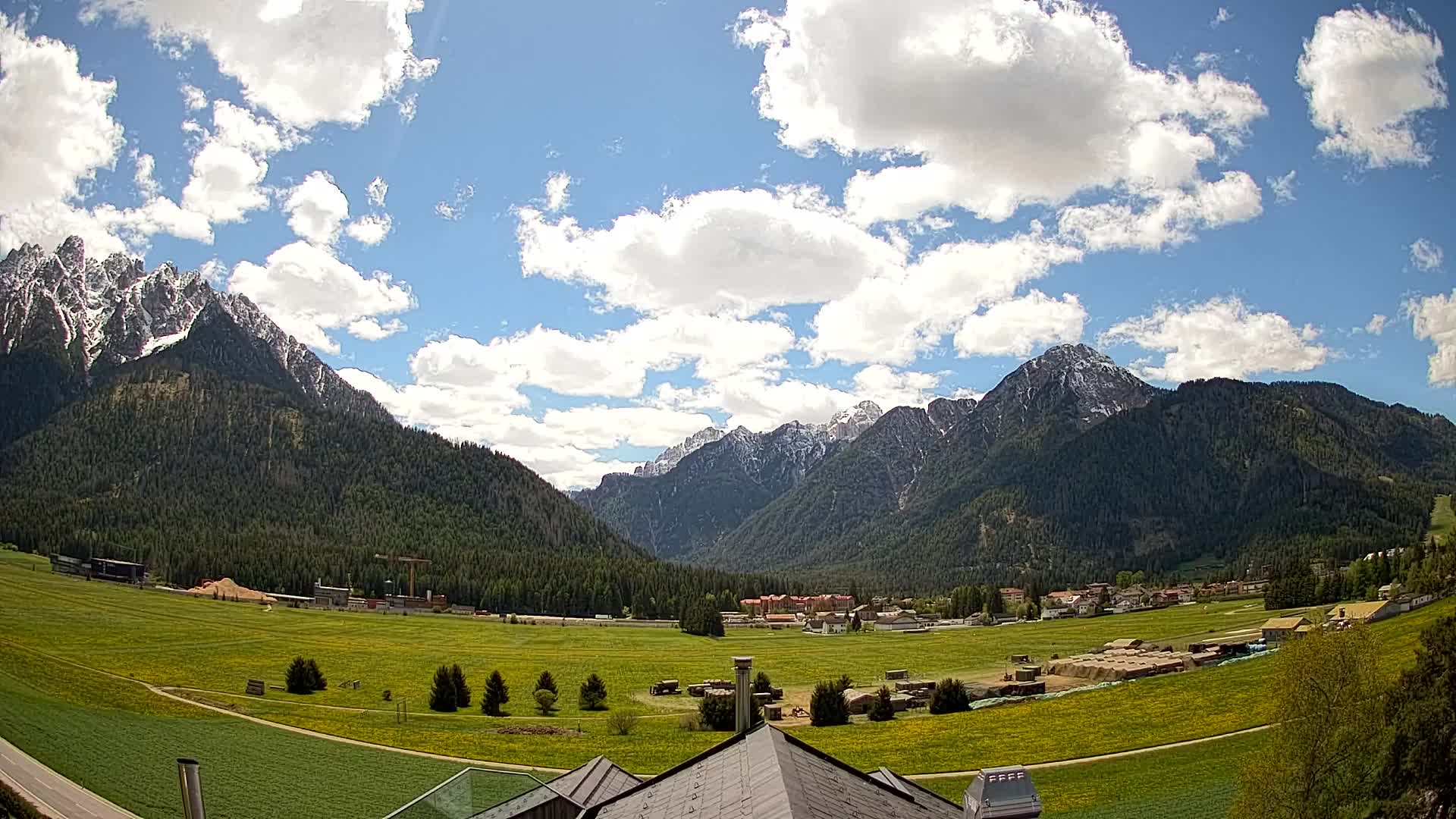 Webcam Toblach Dolomites – View from Hotel Rosengarten