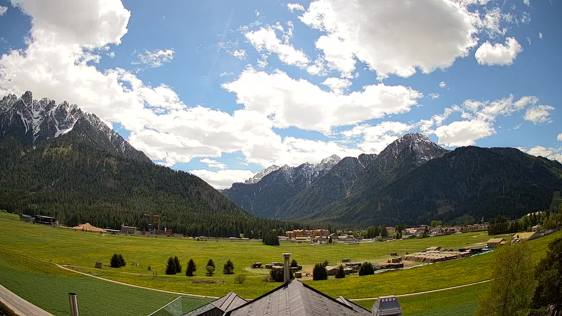 Webcam Toblach Dolomites – View from Hotel Rosengarten