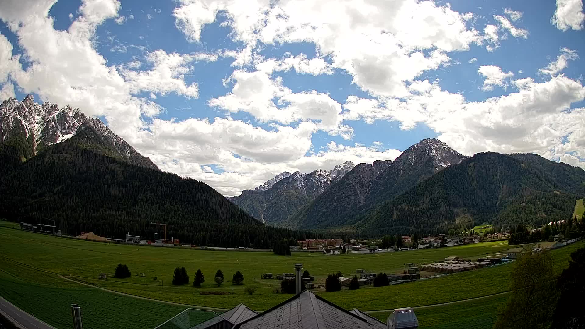 Webcam Toblach Dolomites – View from Hotel Rosengarten