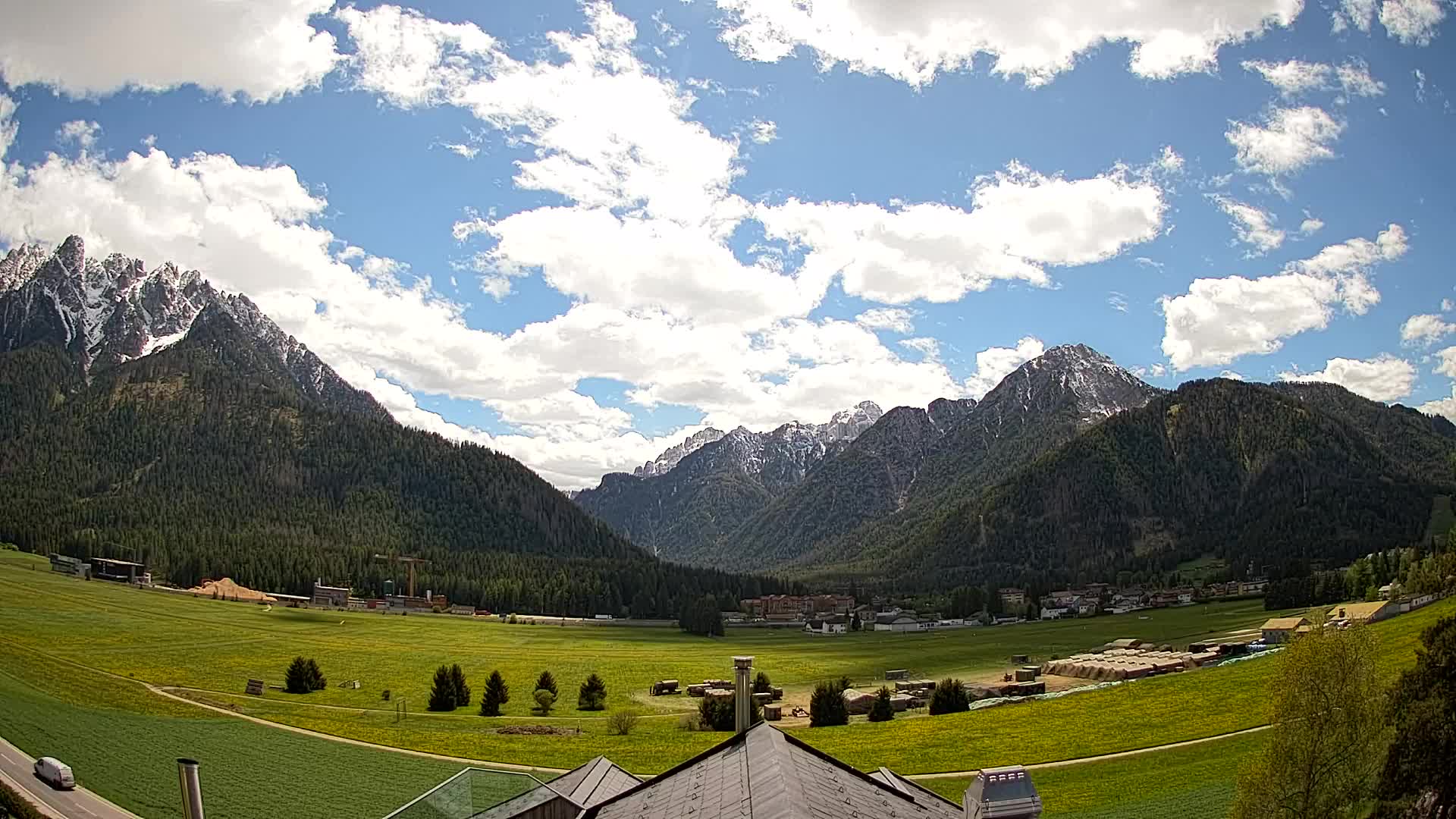 Web kamera Toblach Dolomiti – Pogled s Hotela Rosengarten
