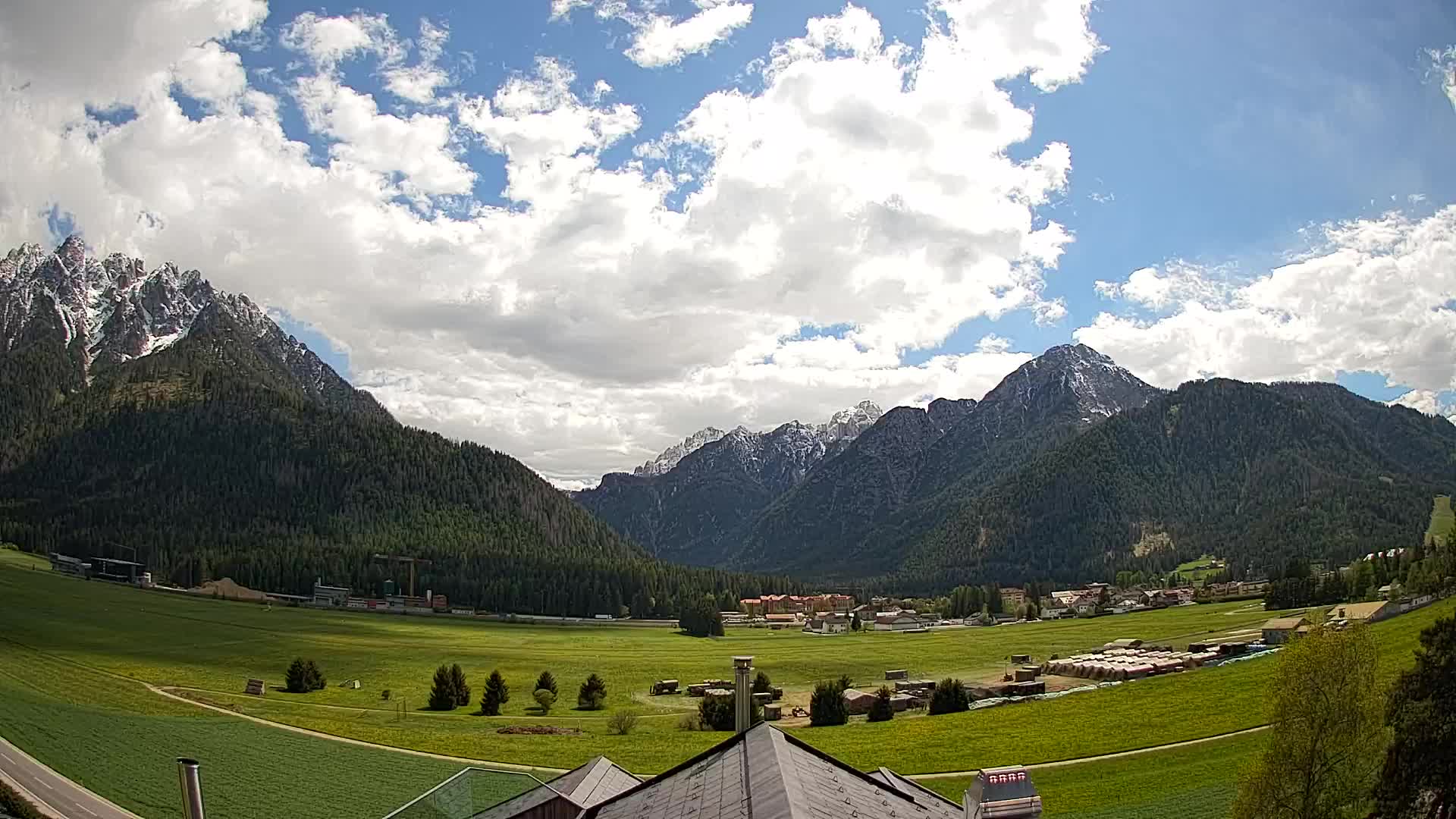 Webcam Toblach Dolomites – View from Hotel Rosengarten