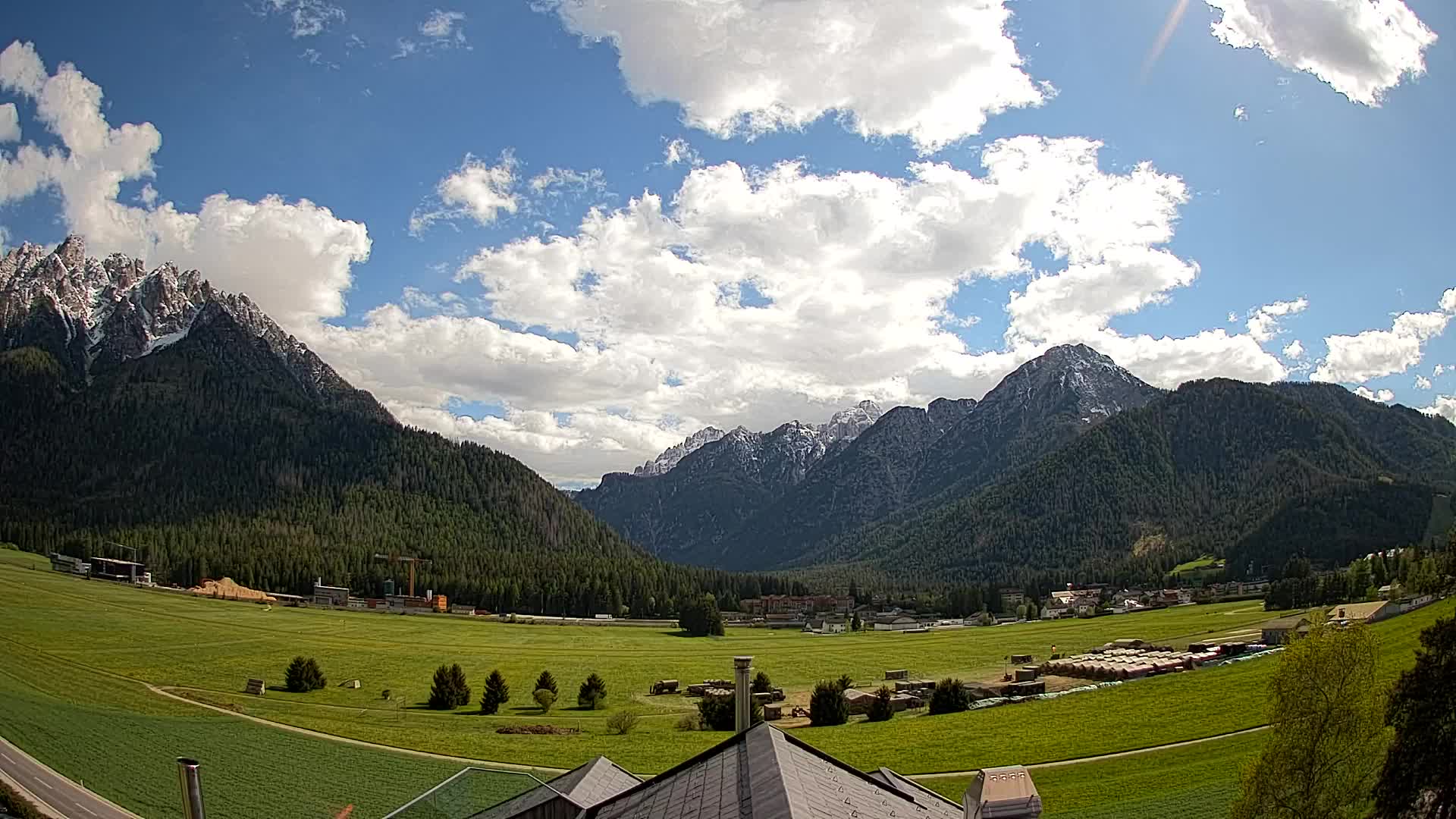 Spletna kamera Toblach Dolomiti – Pogled iz hotela Rosengarten