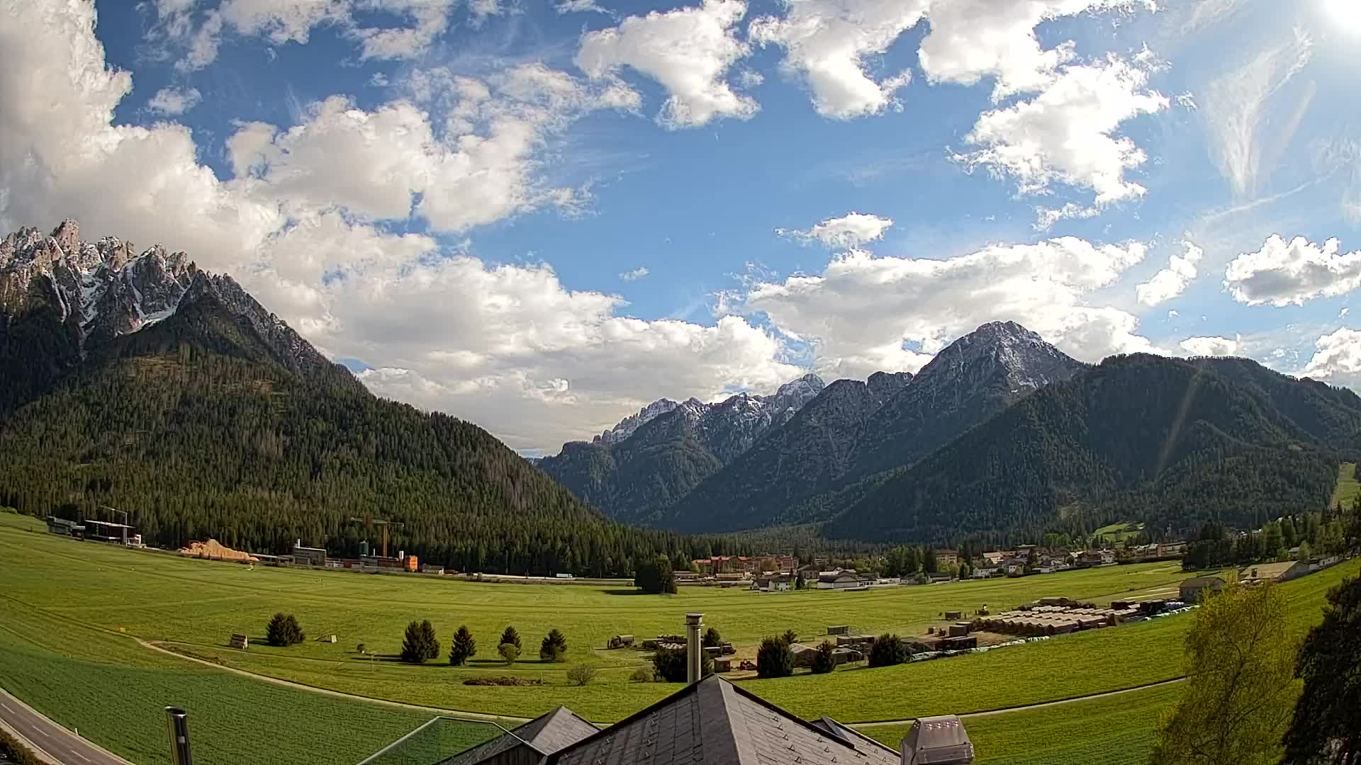 Web kamera Toblach Dolomiti – Pogled s Hotela Rosengarten