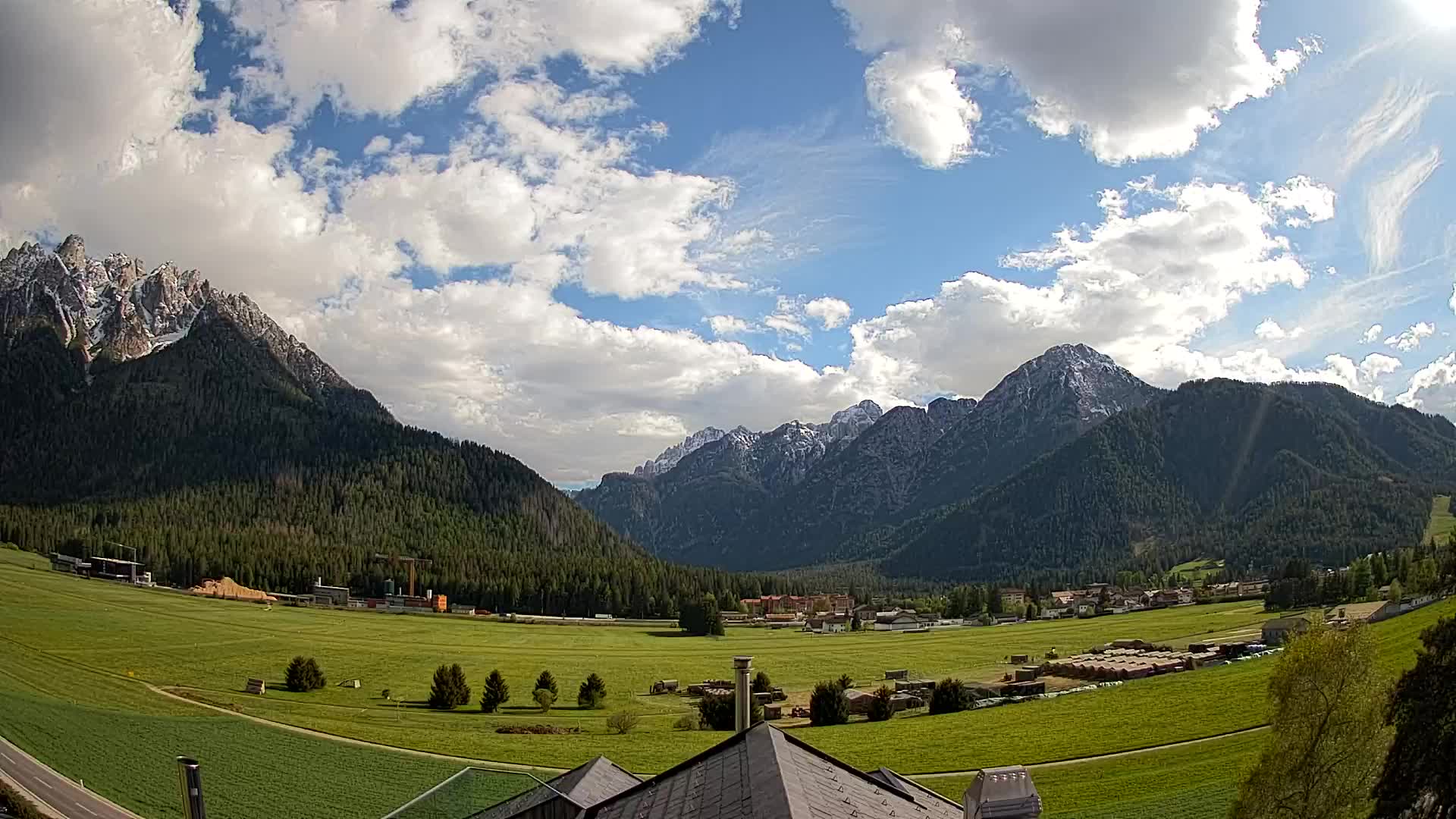 Web kamera Toblach Dolomiti – Pogled s Hotela Rosengarten