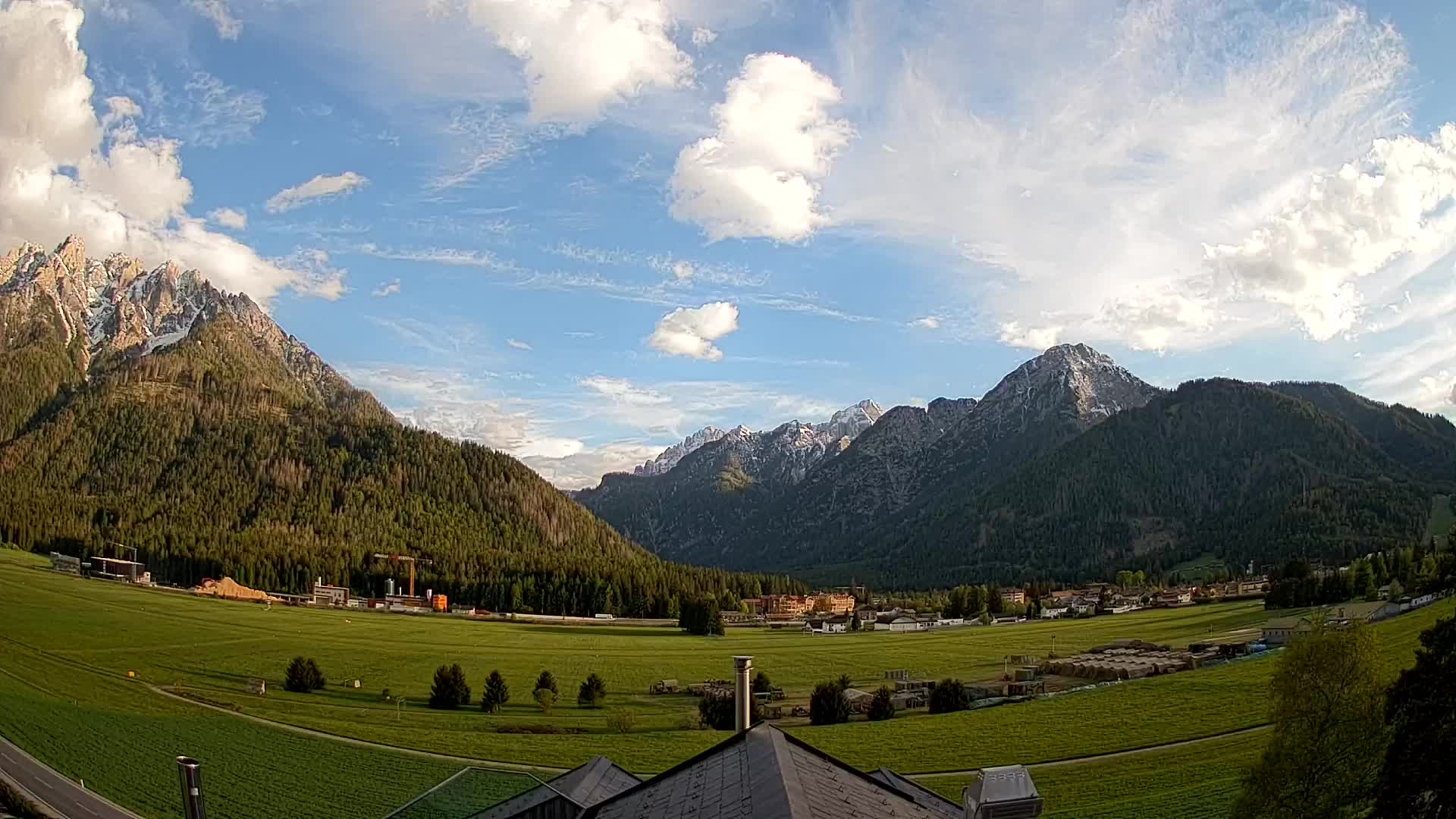 Webcam Toblach Dolomites – View from Hotel Rosengarten