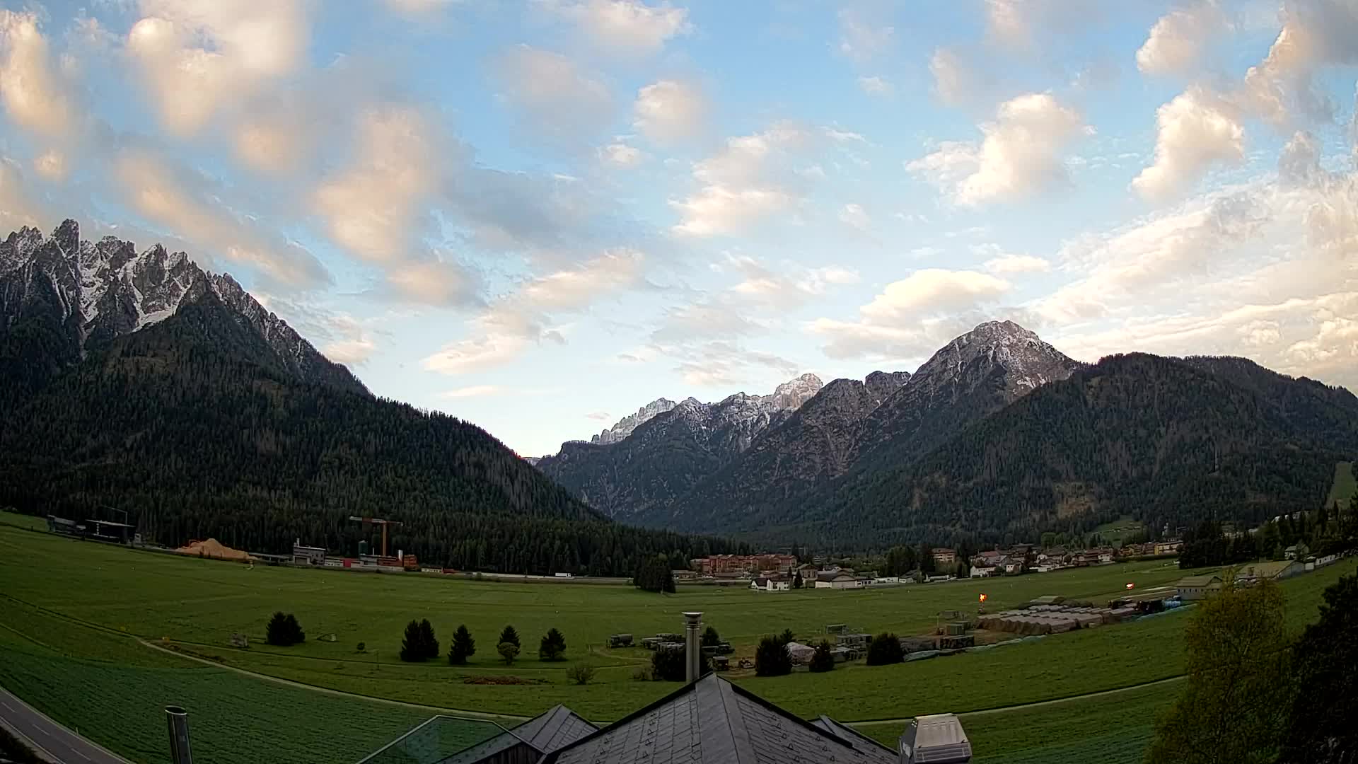 Webcam Toblach Dolomites – View from Hotel Rosengarten