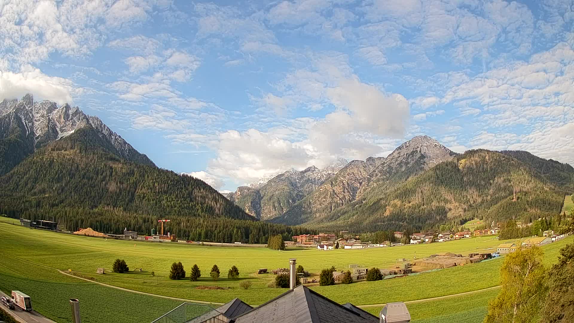 Web kamera Toblach Dolomiti – Pogled s Hotela Rosengarten