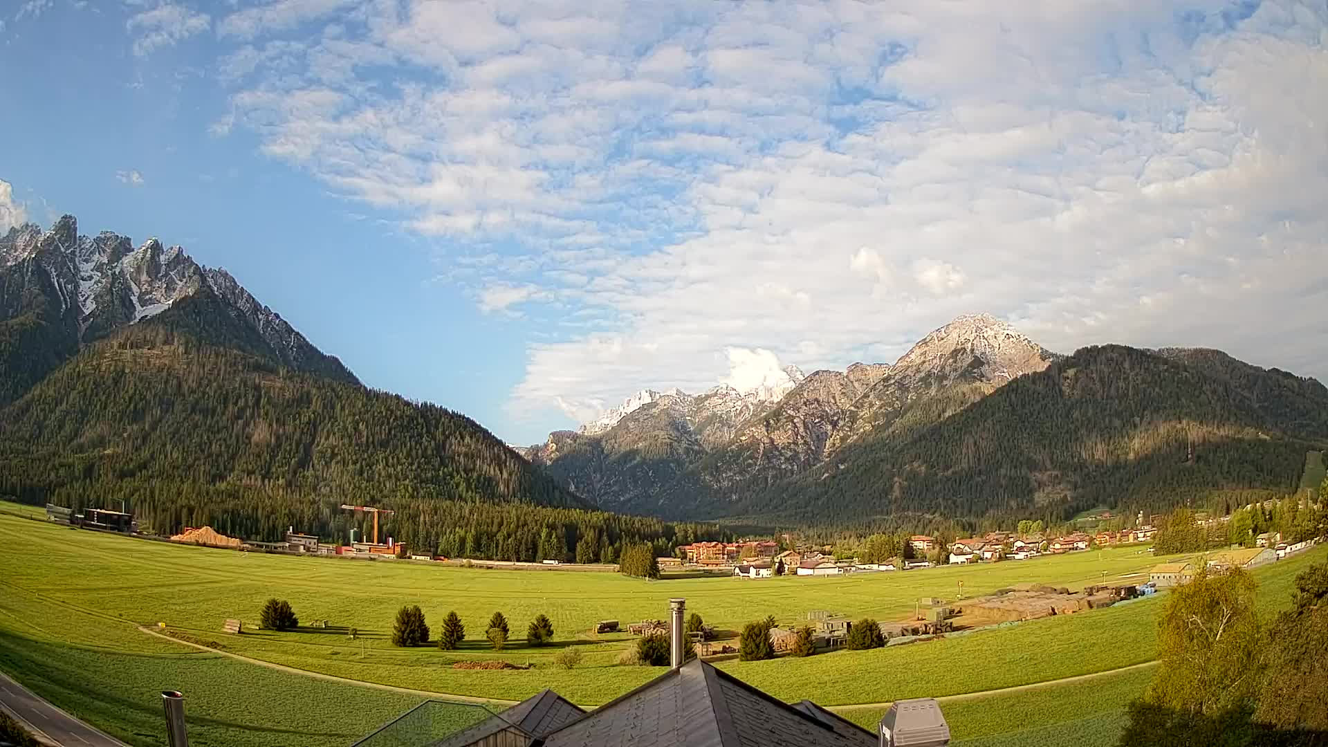 Webcam Toblach Dolomites – View from Hotel Rosengarten