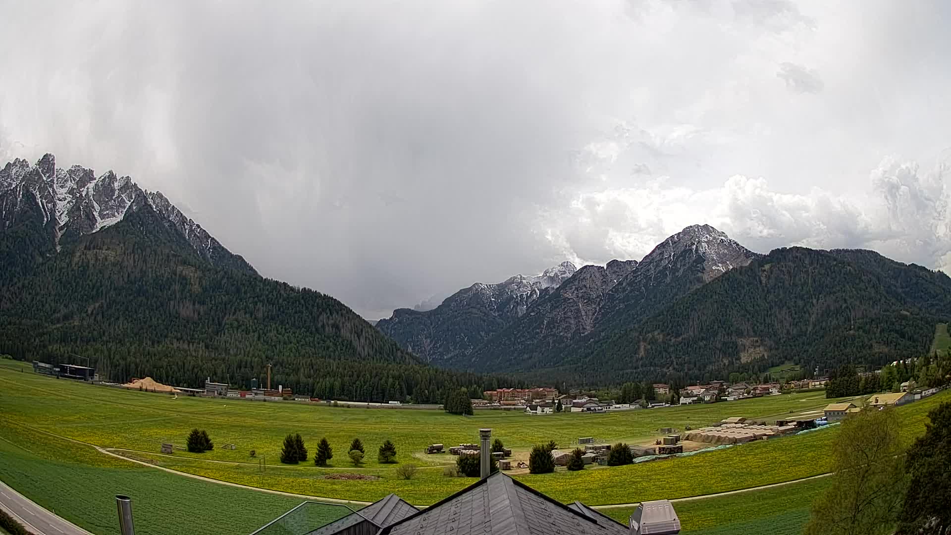 Spletna kamera Toblach Dolomiti – Pogled iz hotela Rosengarten