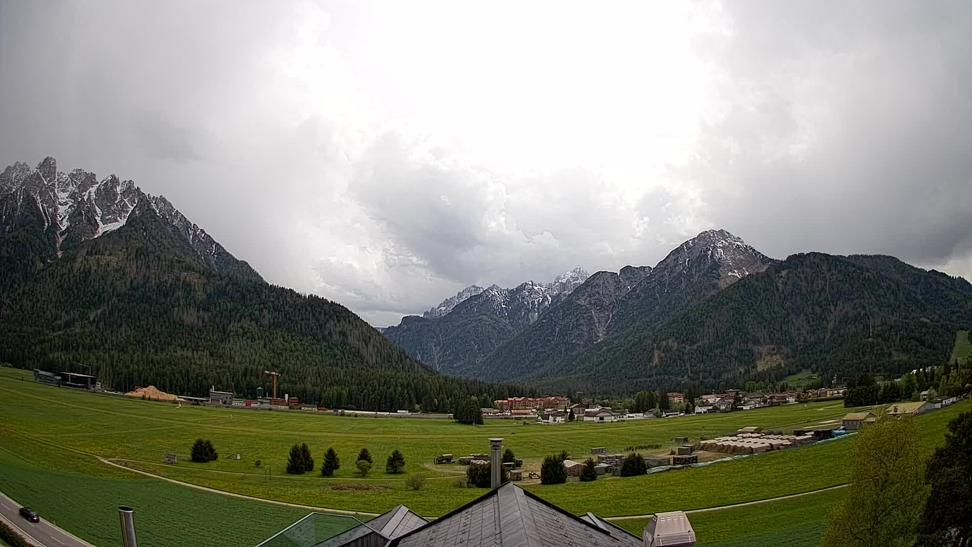 Spletna kamera Toblach Dolomiti – Pogled iz hotela Rosengarten