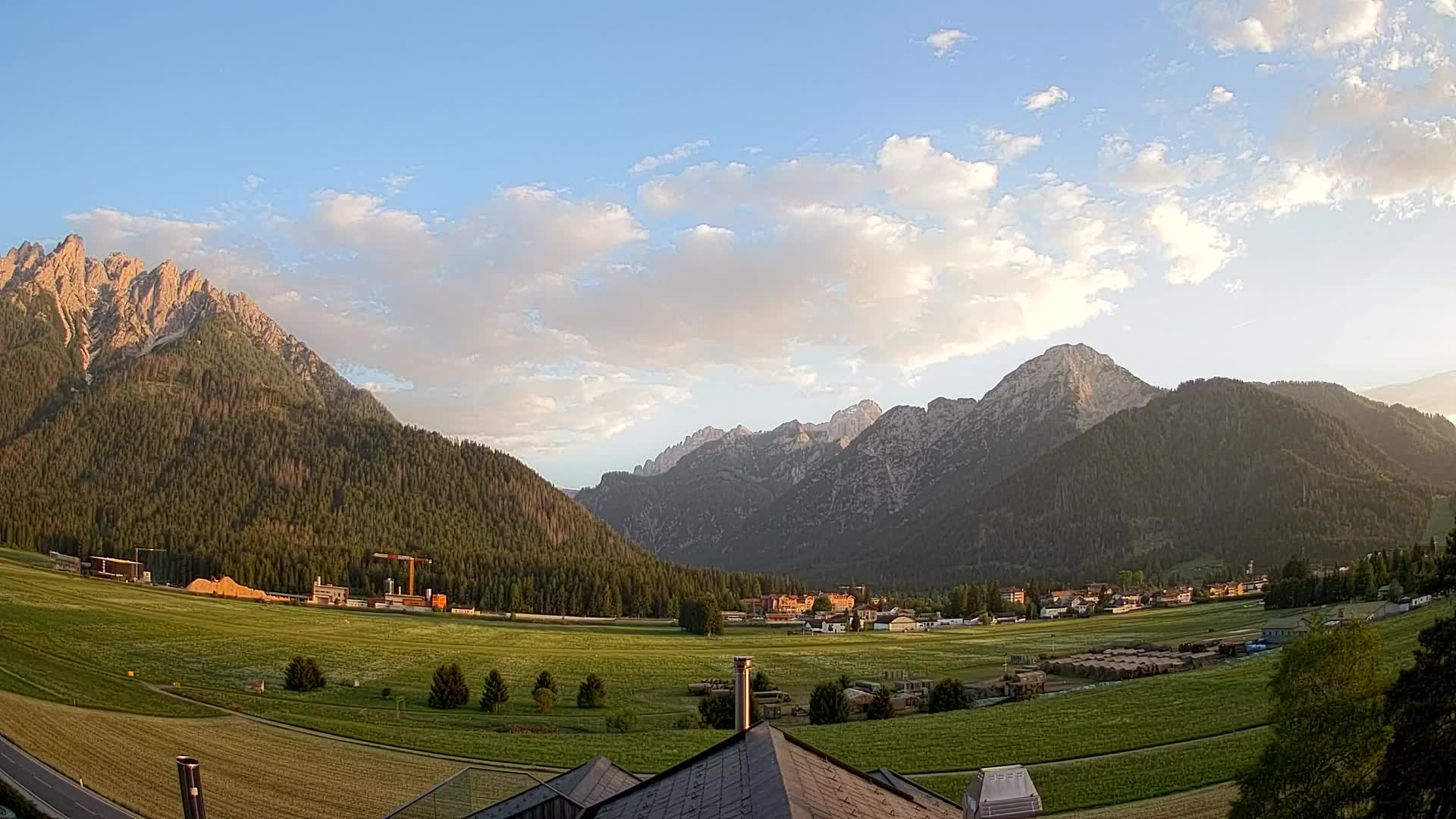 Web kamera Toblach Dolomiti – Pogled s Hotela Rosengarten