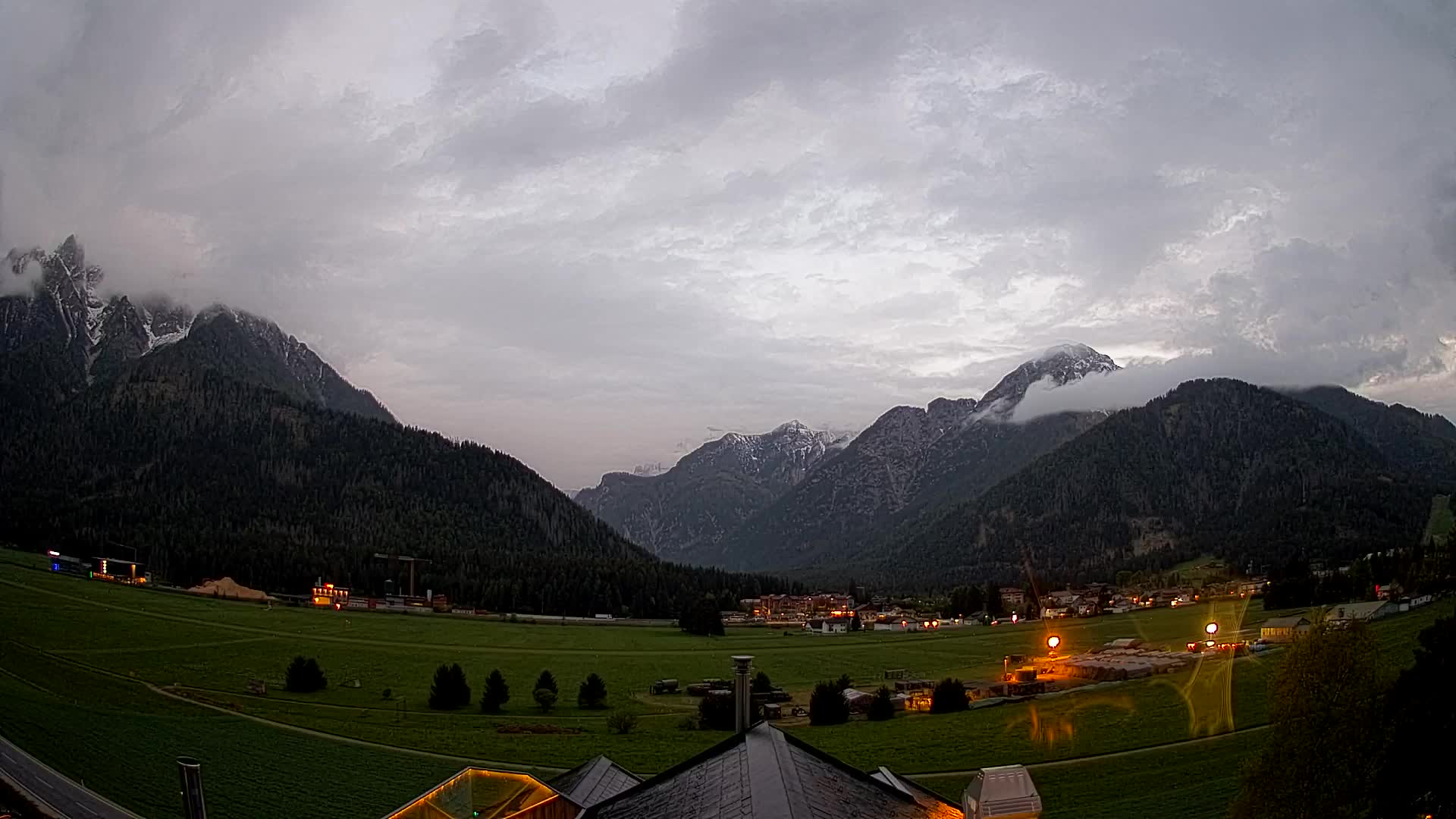 Webcam Toblach Dolomites – View from Hotel Rosengarten