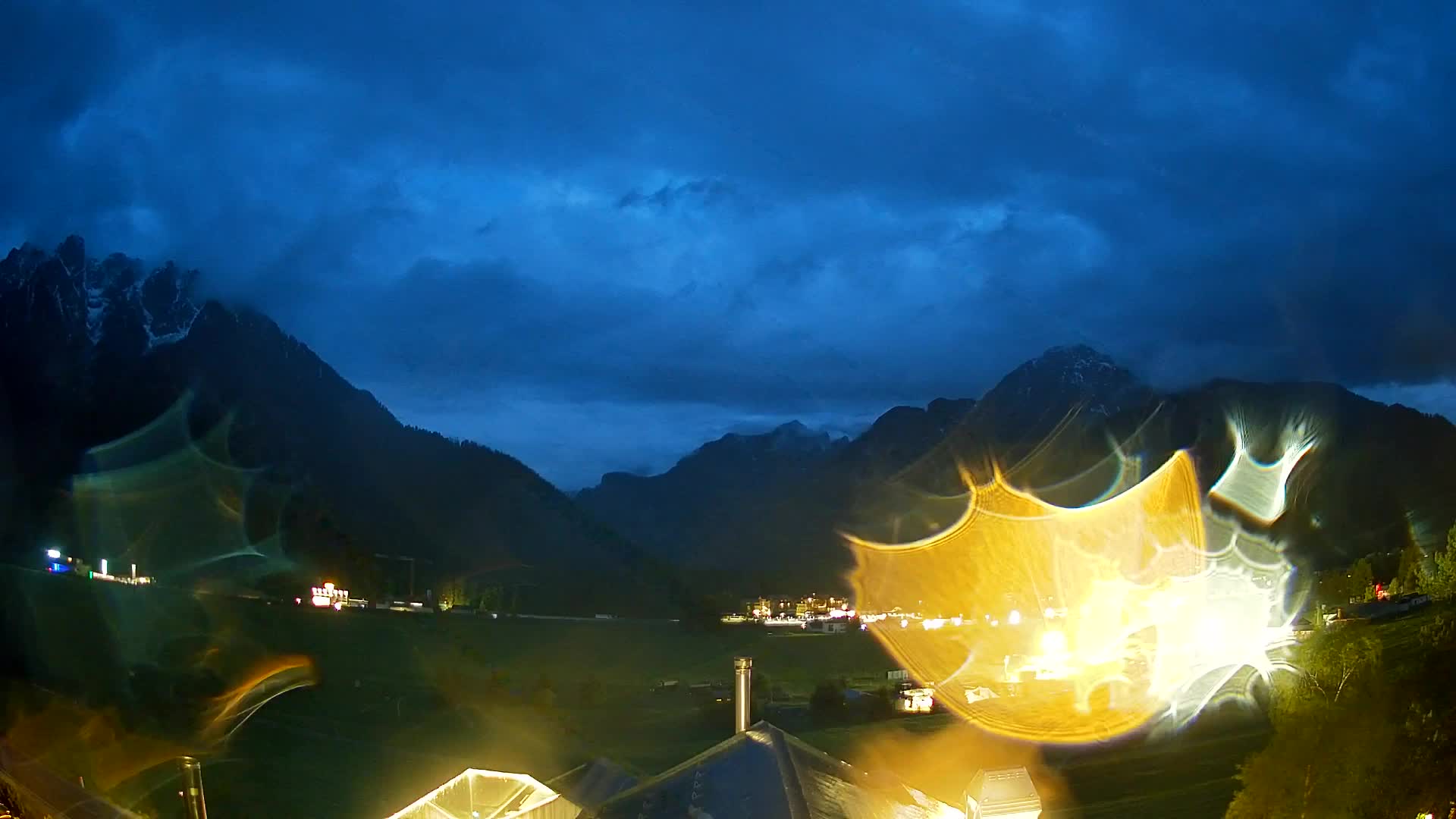 Web kamera Toblach Dolomiti – Pogled s Hotela Rosengarten