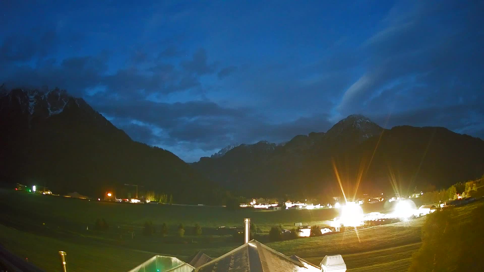 Web kamera Toblach Dolomiti – Pogled s Hotela Rosengarten