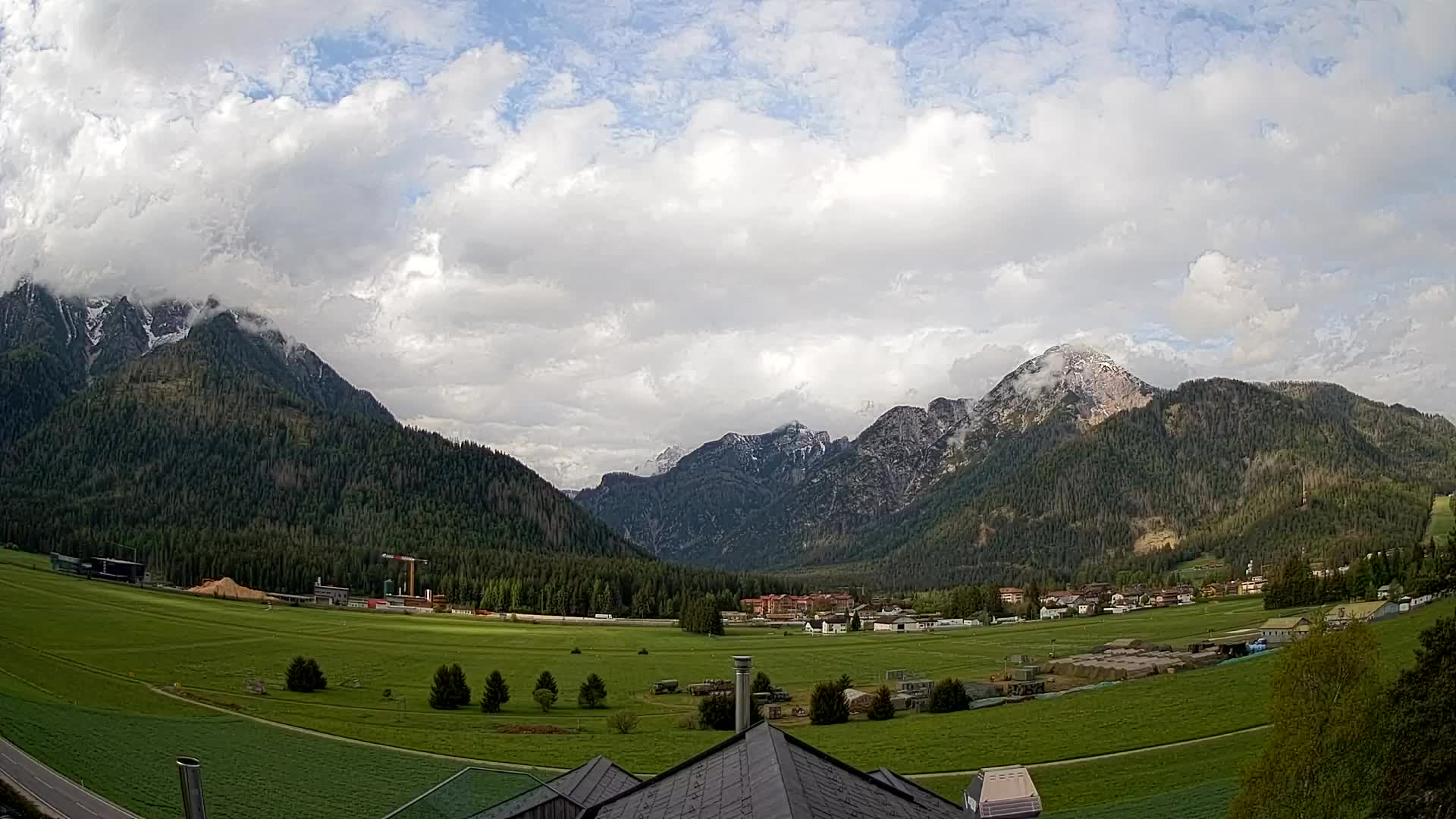 Webcam Toblach Dolomites – View from Hotel Rosengarten