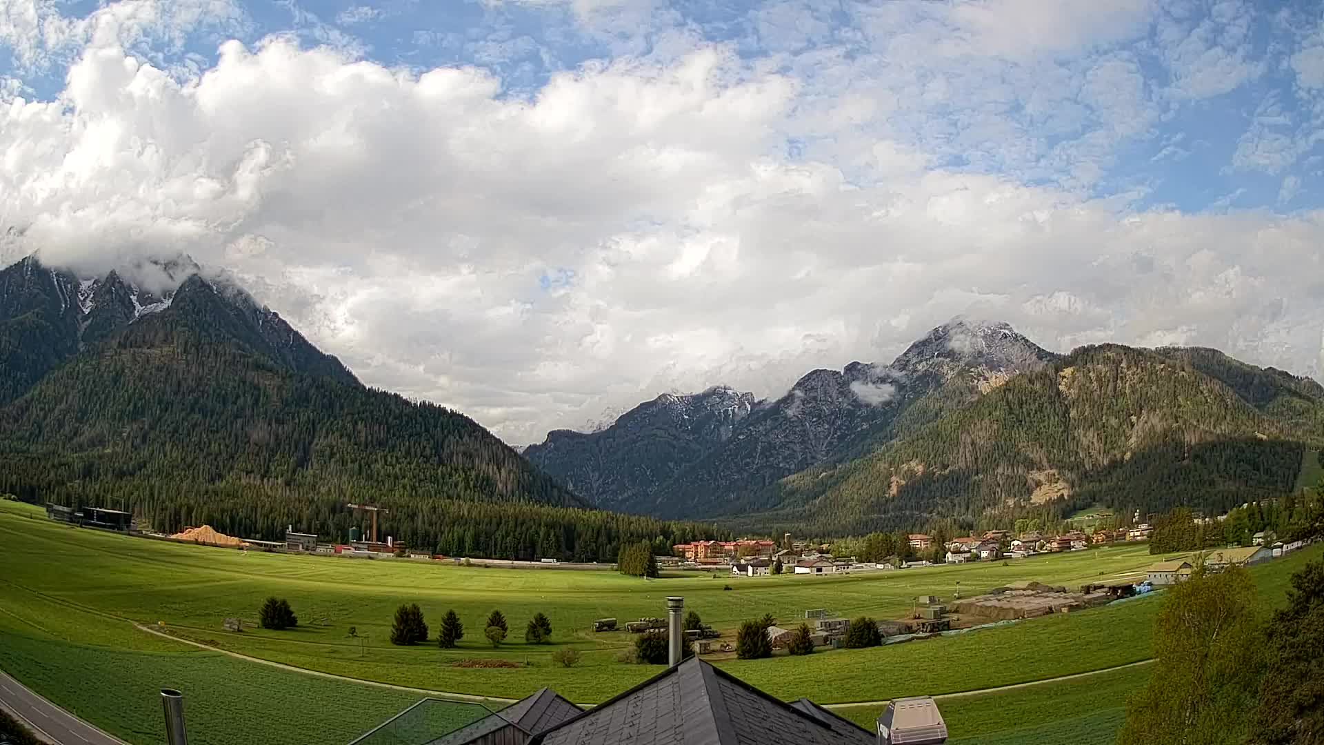 Spletna kamera Toblach Dolomiti – Pogled iz hotela Rosengarten