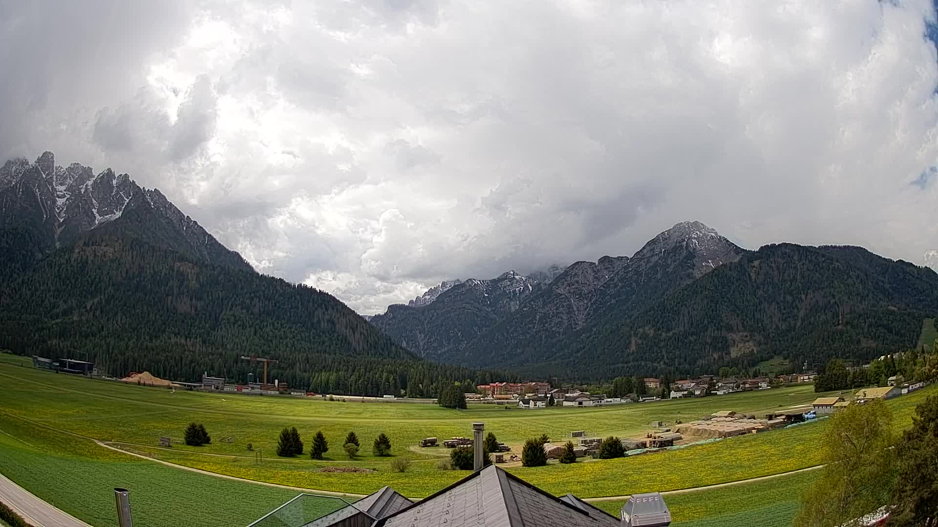 Webcam Toblach Dolomites – View from Hotel Rosengarten