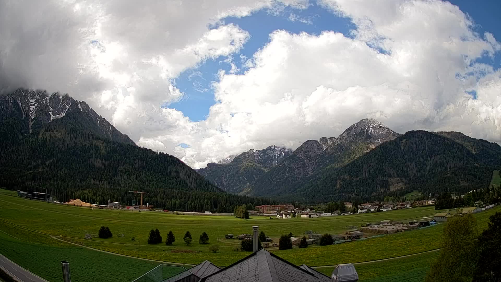 Spletna kamera Toblach Dolomiti – Pogled iz hotela Rosengarten