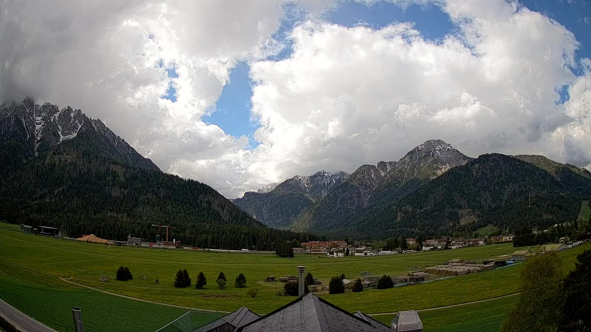 Webcam Toblach Dolomites – View from Hotel Rosengarten