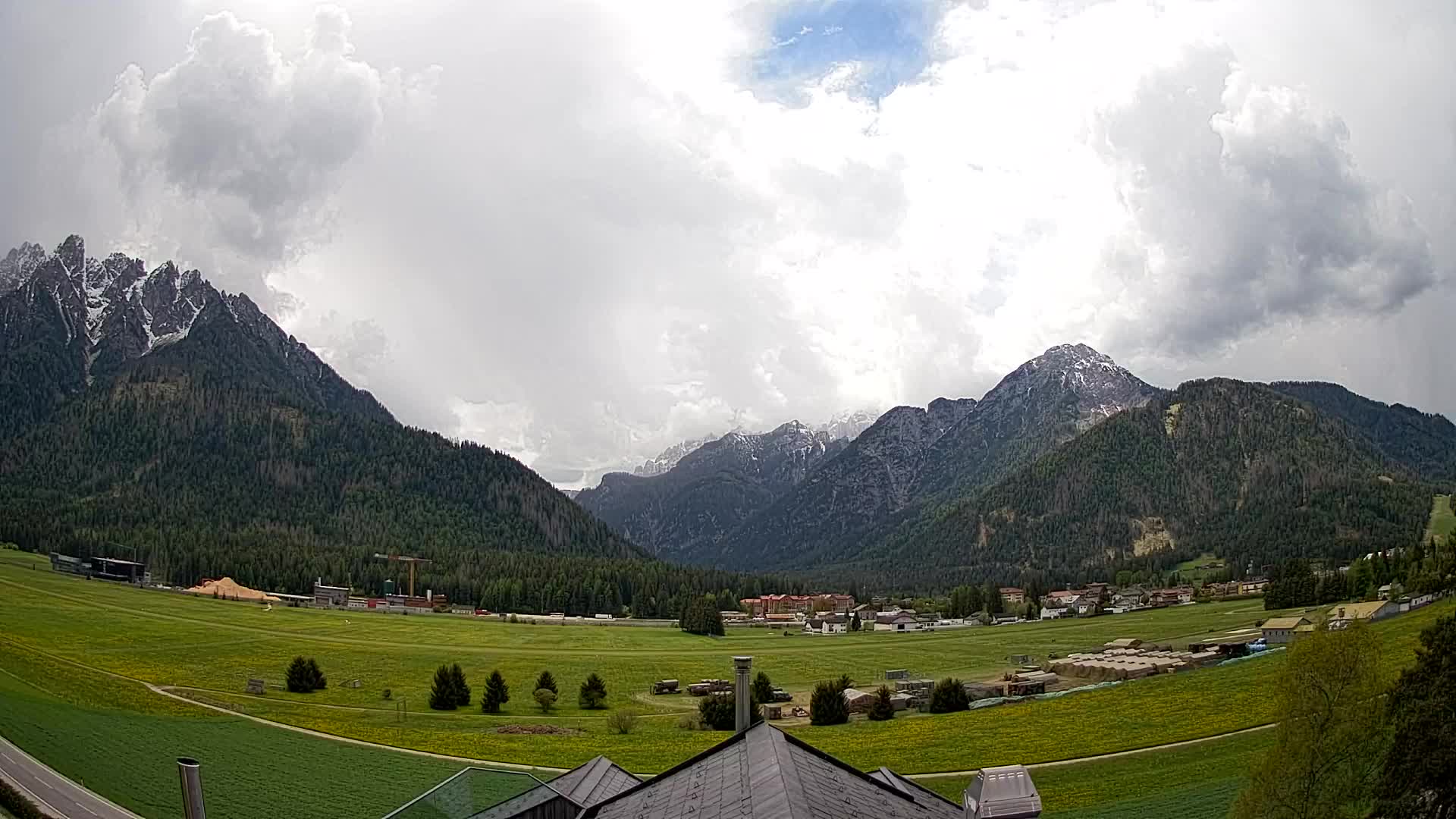 Webcam Toblach Dolomites – View from Hotel Rosengarten