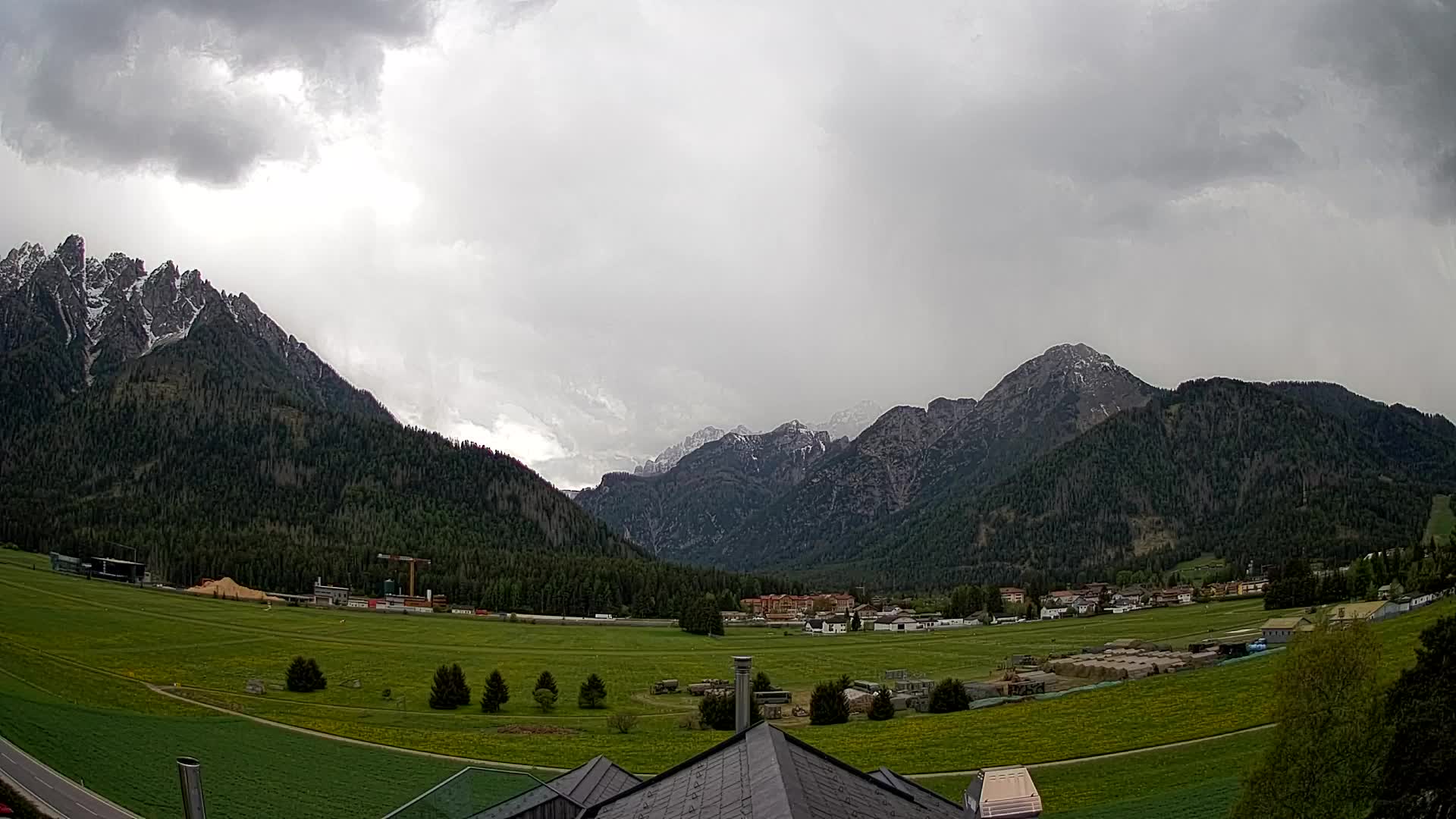 Webcam Toblach Dolomites – View from Hotel Rosengarten