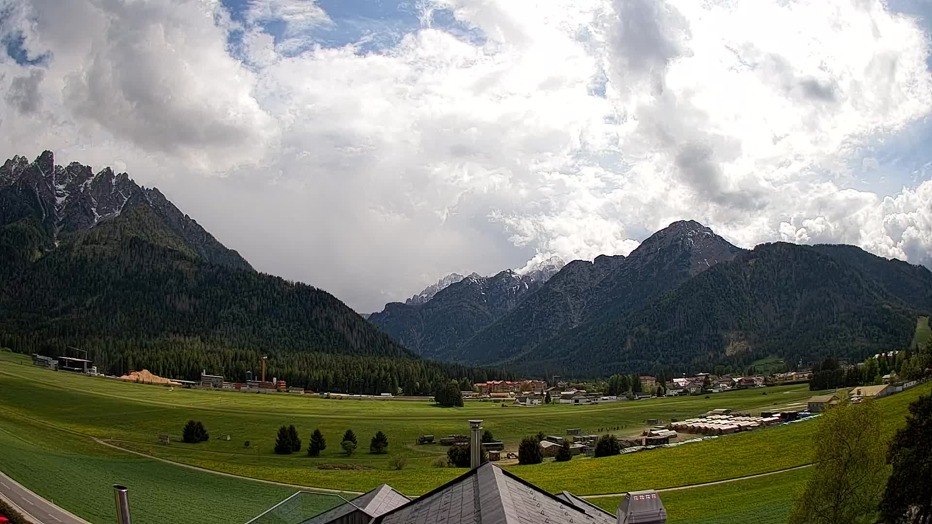 Spletna kamera Toblach Dolomiti – Pogled iz hotela Rosengarten