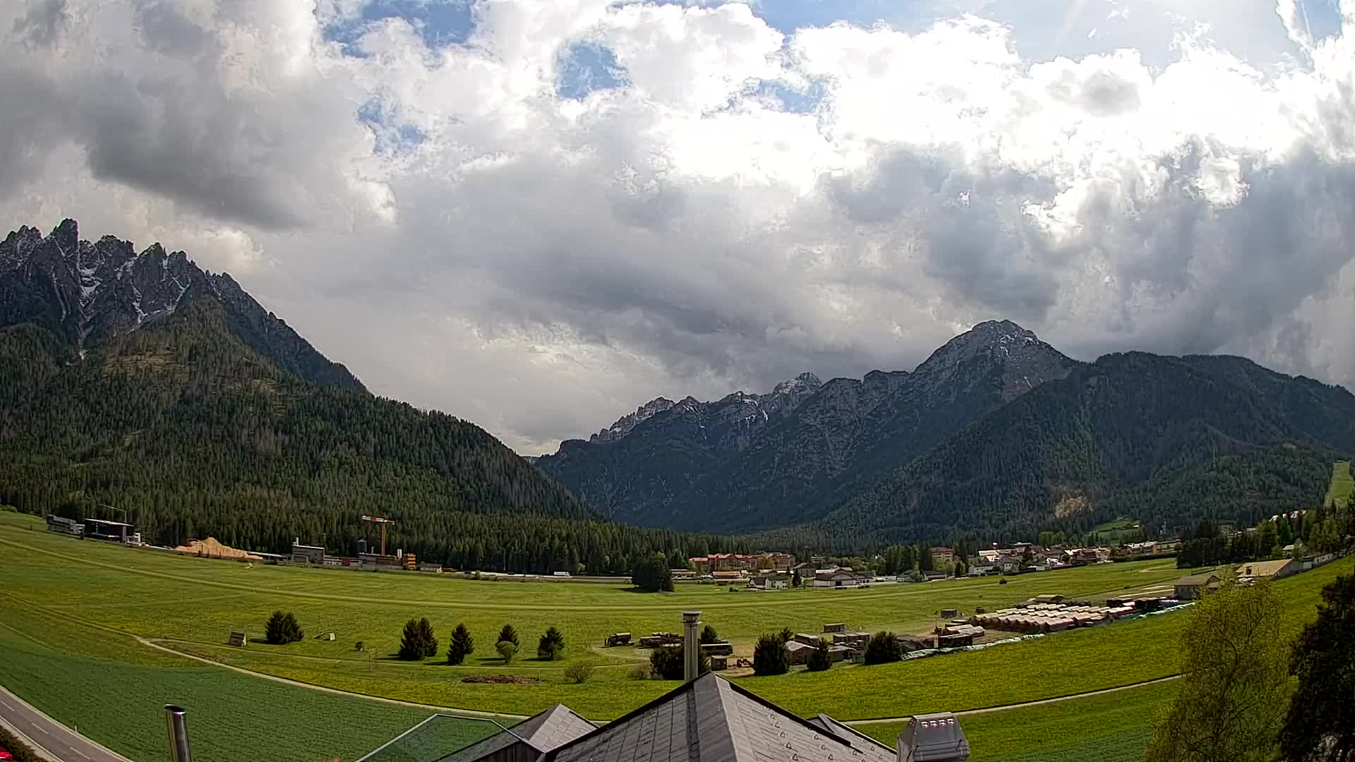 Web kamera Toblach Dolomiti – Pogled s Hotela Rosengarten