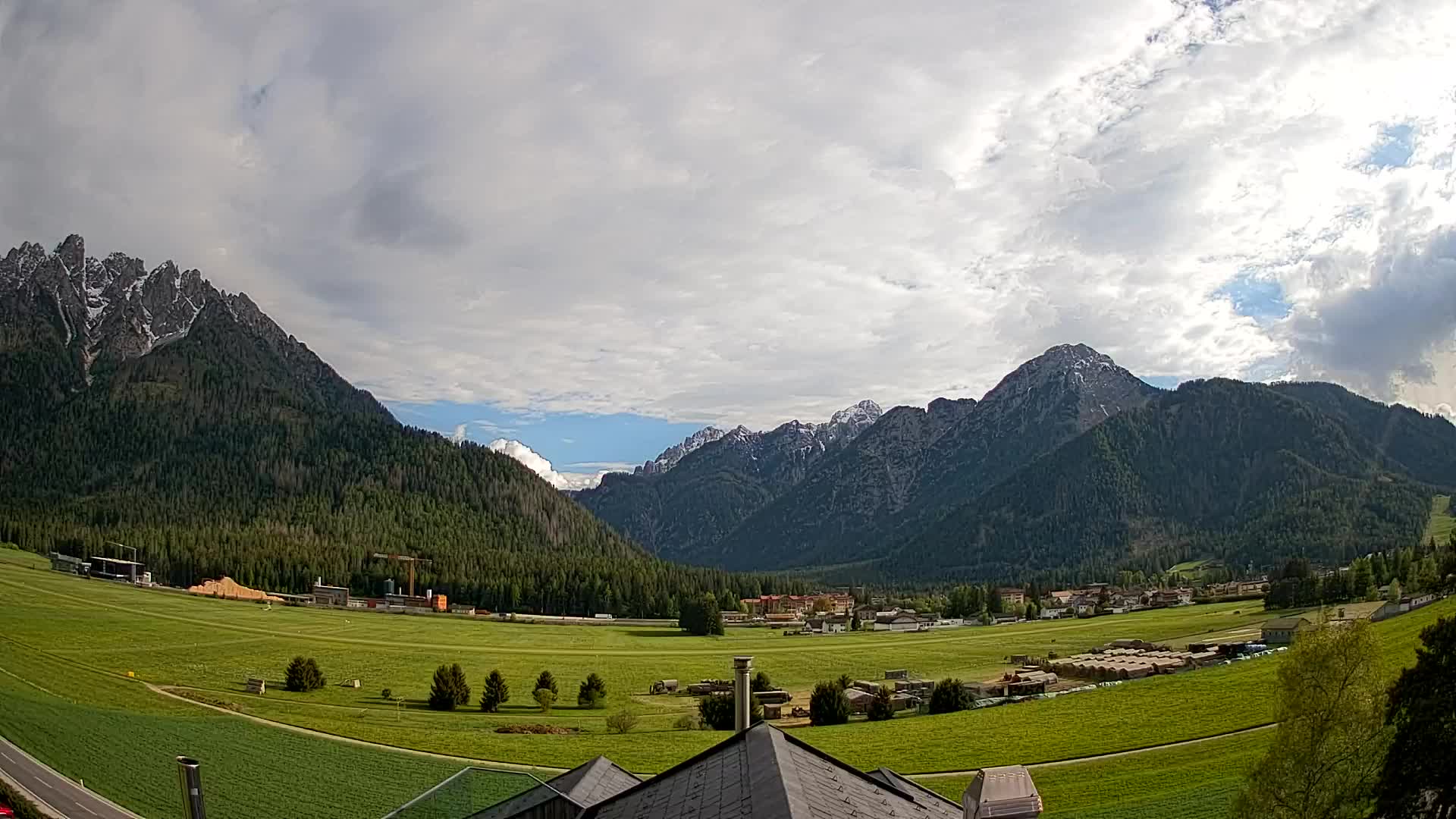 Webcam Toblach Dolomites – View from Hotel Rosengarten