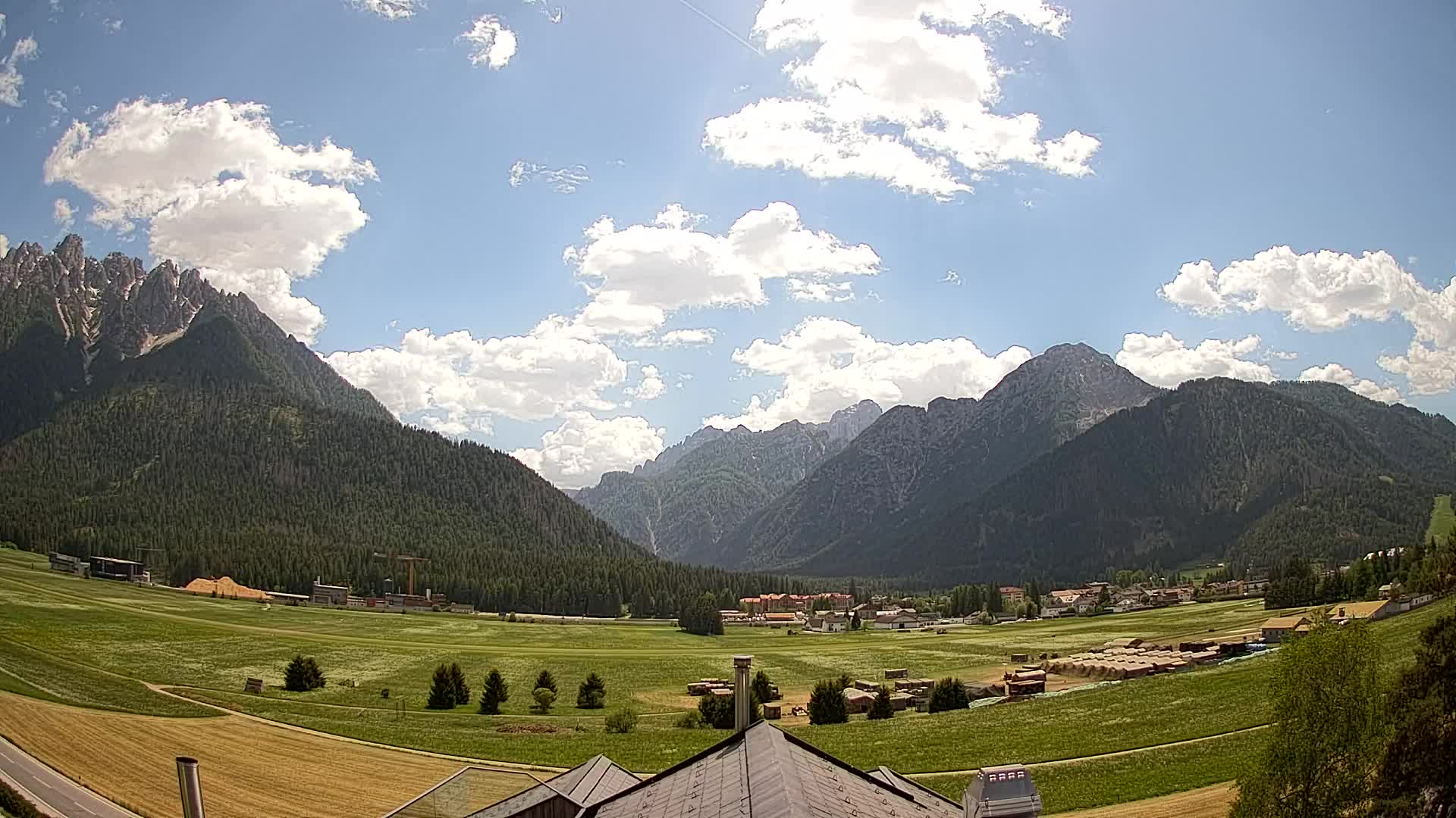 Spletna kamera Toblach Dolomiti – Pogled iz hotela Rosengarten