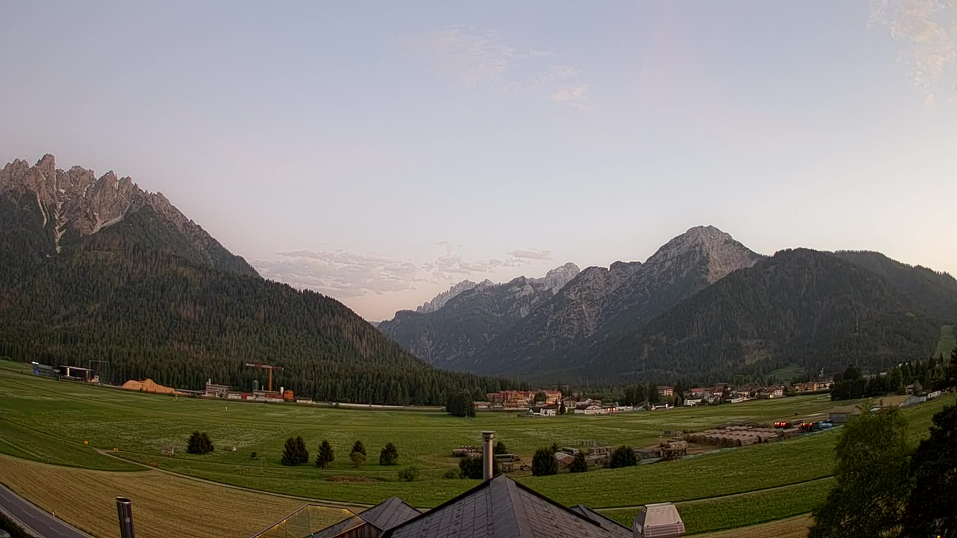 Web kamera Toblach Dolomiti – Pogled s Hotela Rosengarten