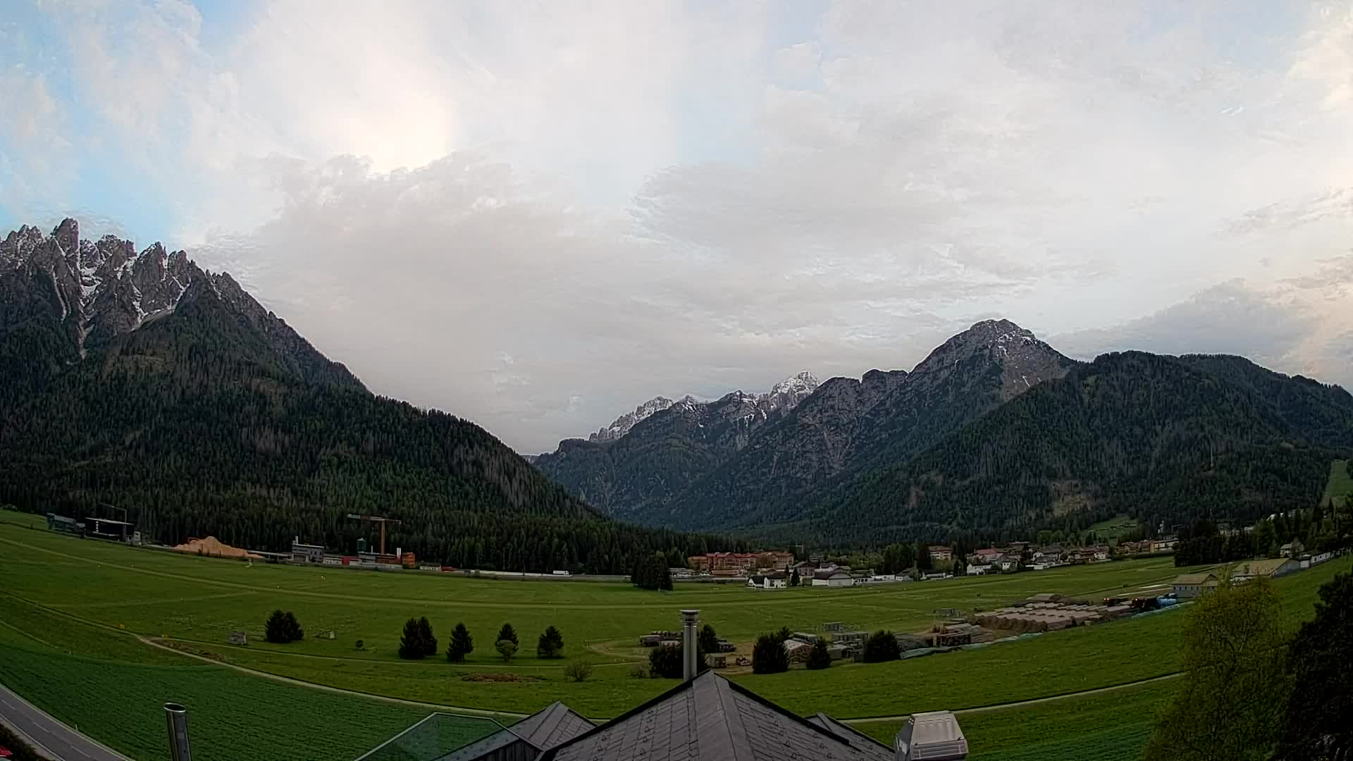 Webcam Toblach Dolomites – View from Hotel Rosengarten