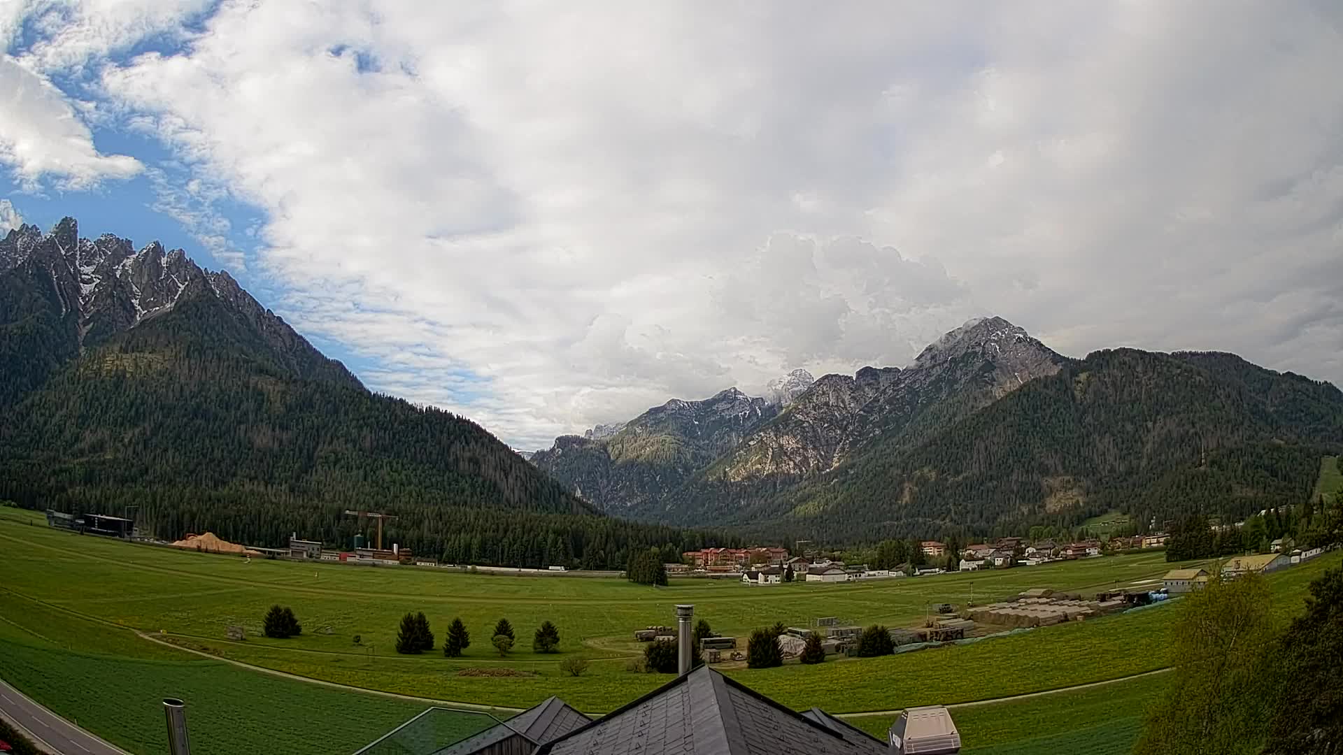 Webcam Toblach Dolomites – View from Hotel Rosengarten