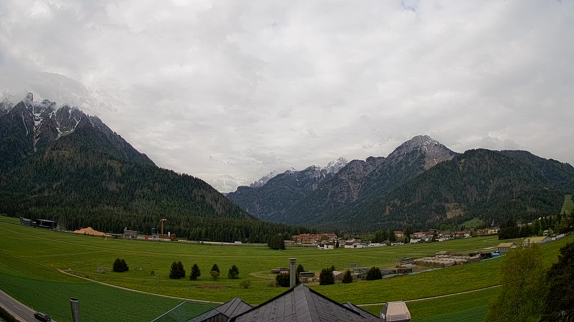 Web kamera Toblach Dolomiti – Pogled s Hotela Rosengarten
