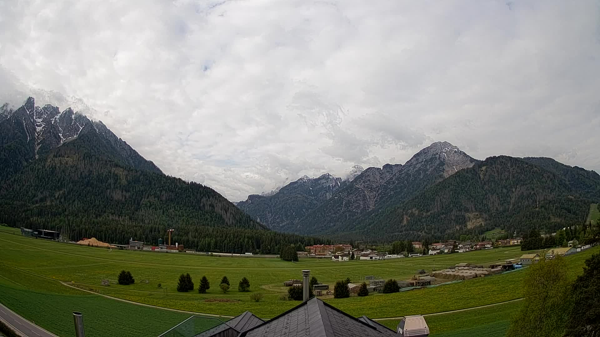 Webcam Toblach Dolomites – View from Hotel Rosengarten