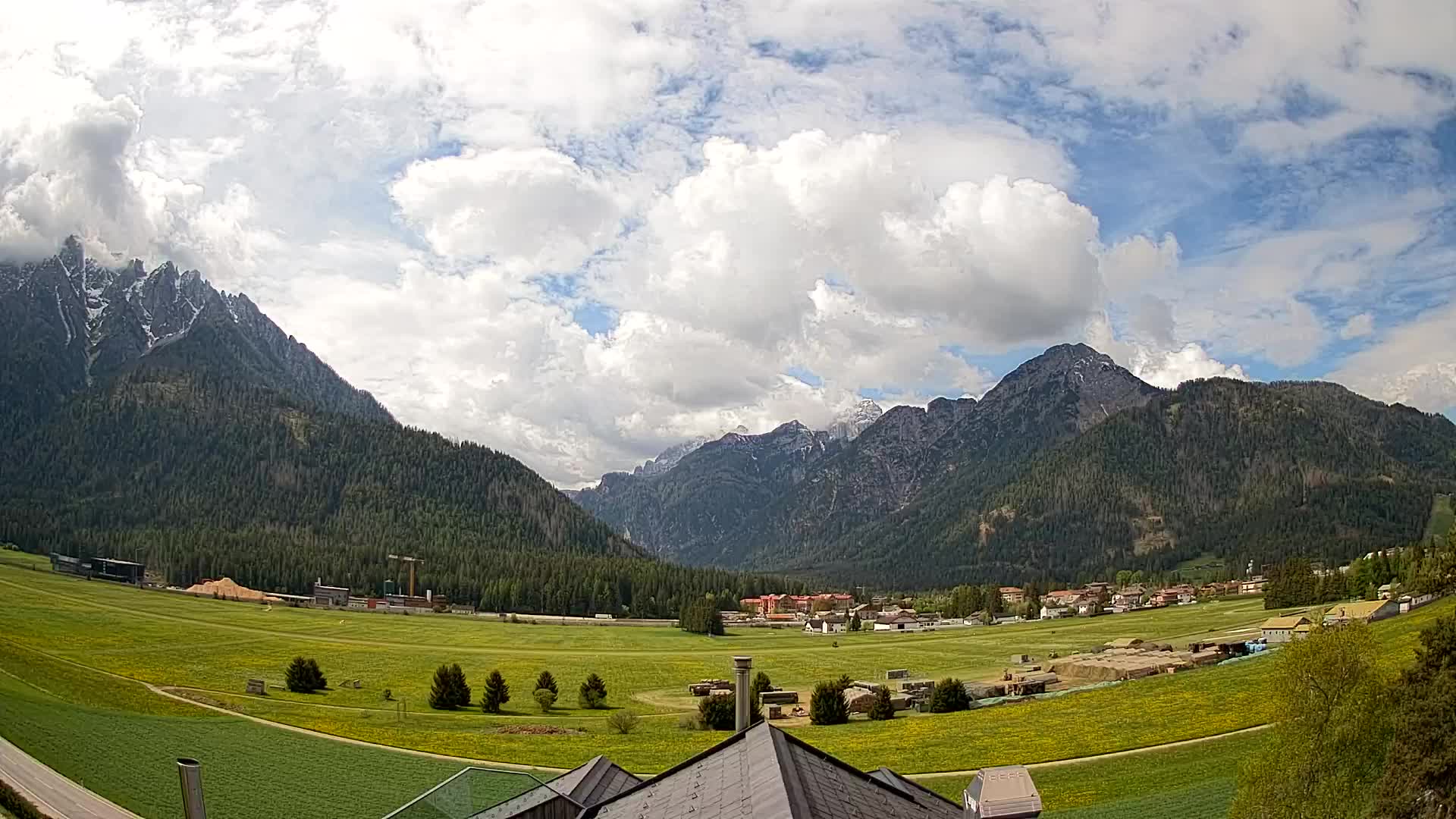 Spletna kamera Toblach Dolomiti – Pogled iz hotela Rosengarten