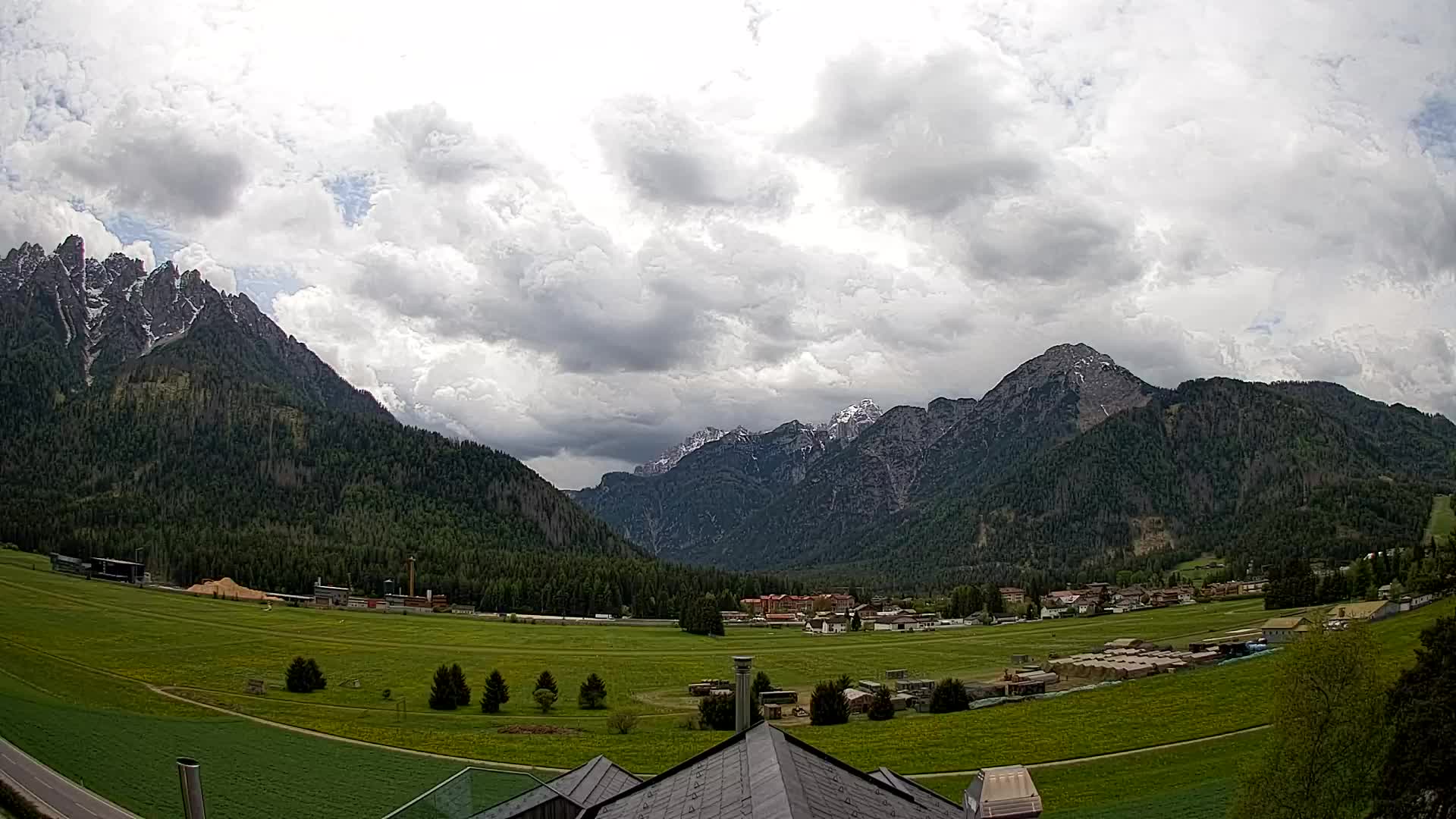 Spletna kamera Toblach Dolomiti – Pogled iz hotela Rosengarten