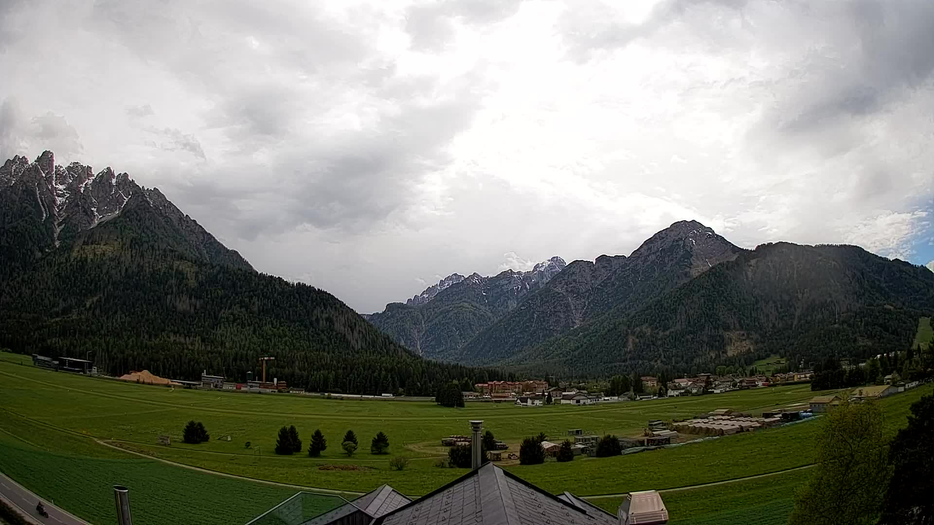 Webcam Toblach Dolomites – View from Hotel Rosengarten