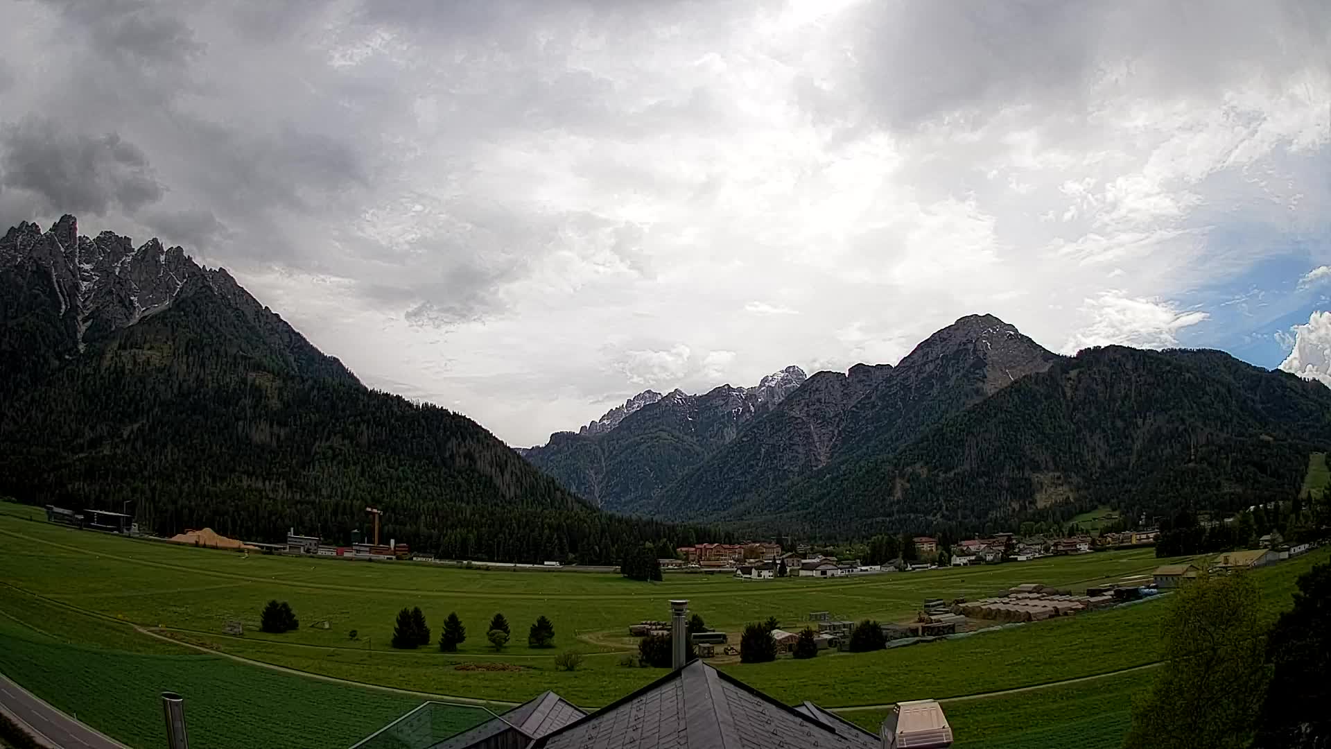 Webcam Toblach Dolomites – View from Hotel Rosengarten