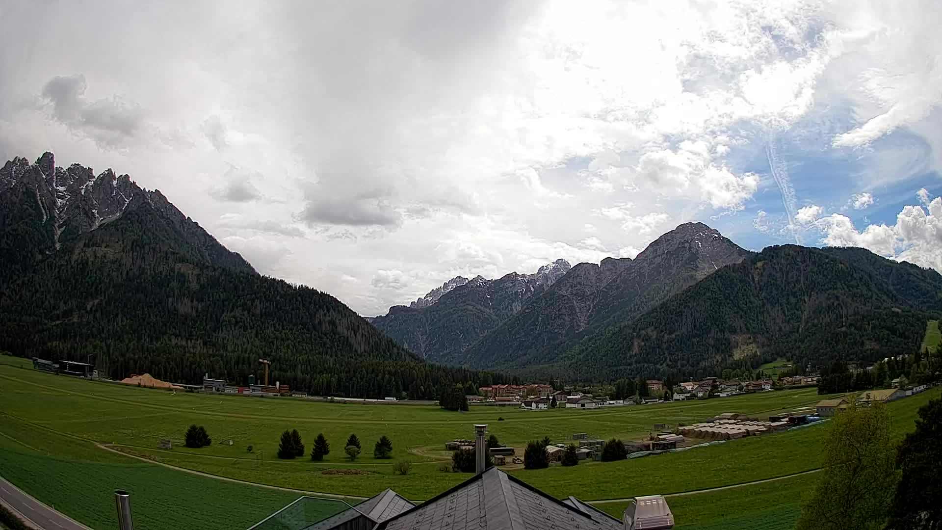 Webcam Toblach Dolomites – View from Hotel Rosengarten