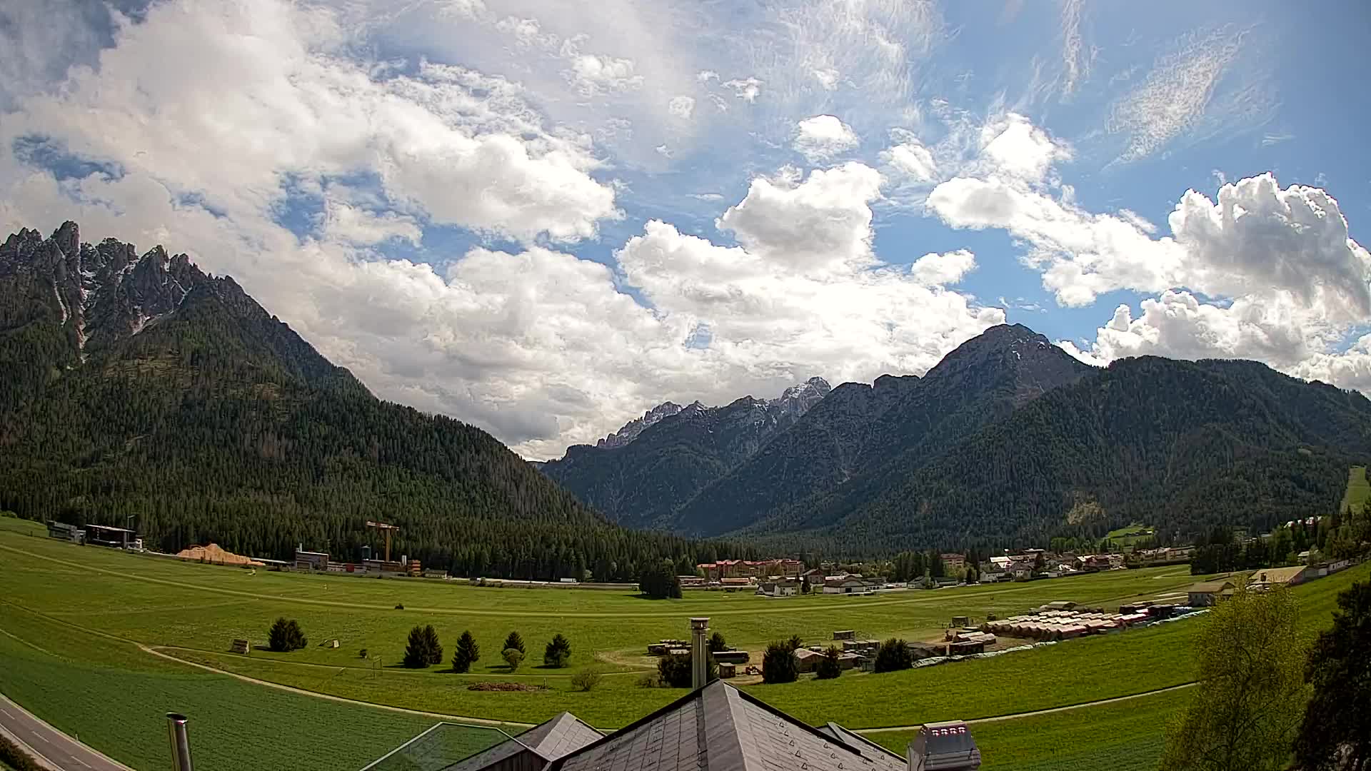 Spletna kamera Toblach Dolomiti – Pogled iz hotela Rosengarten