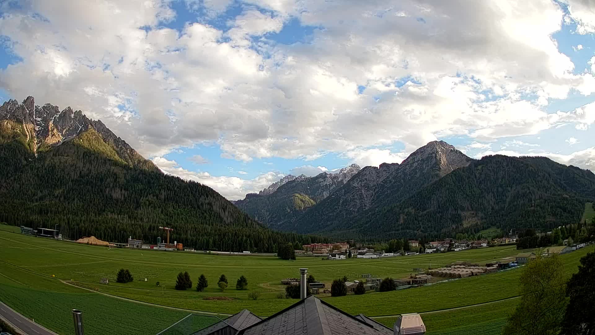 Webcam Toblach Dolomites – View from Hotel Rosengarten