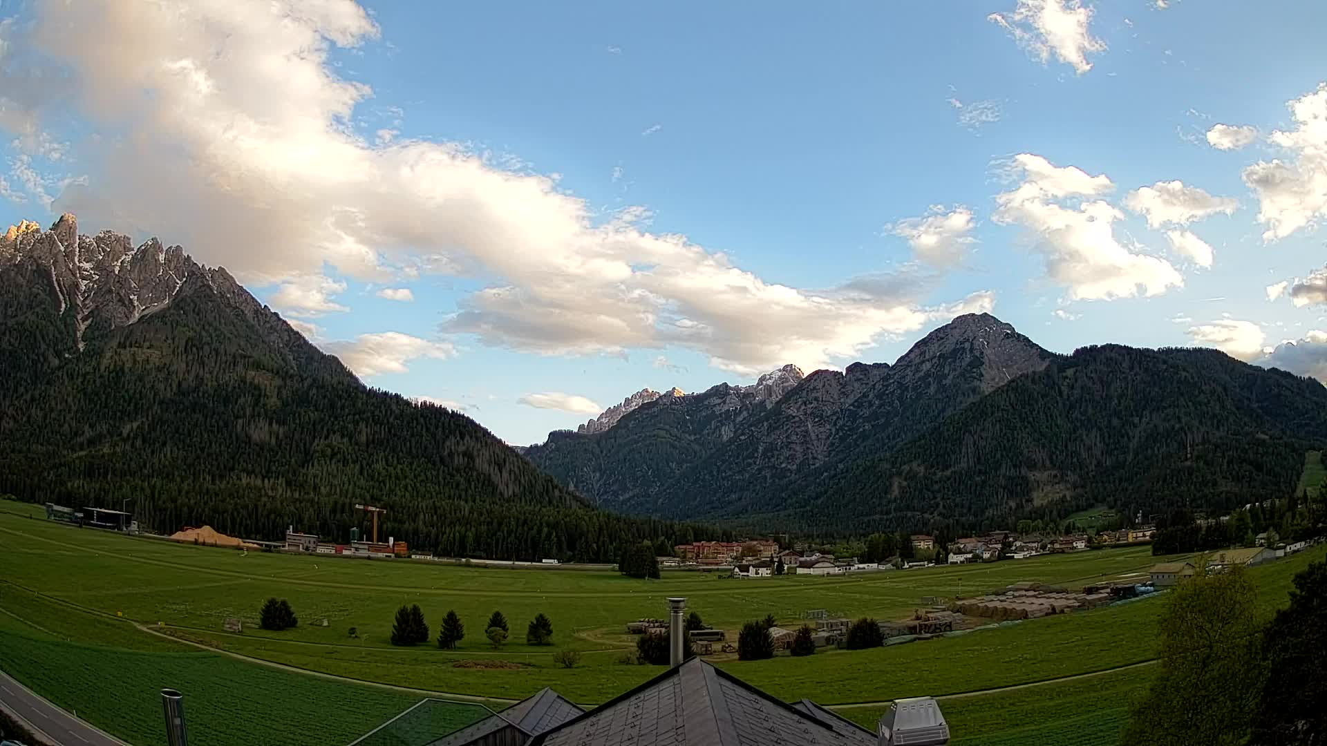 Webcam Toblach Dolomites – View from Hotel Rosengarten