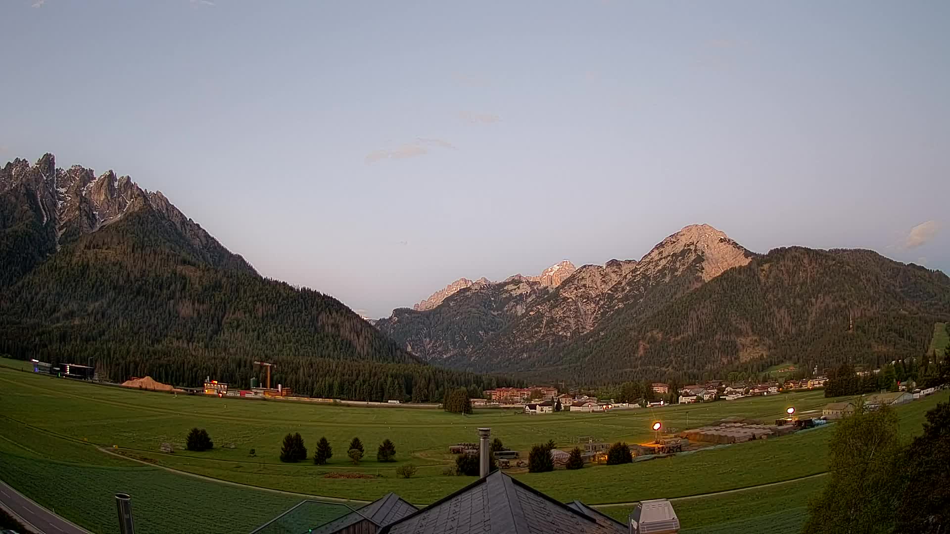 Webcam Toblach Dolomites – View from Hotel Rosengarten