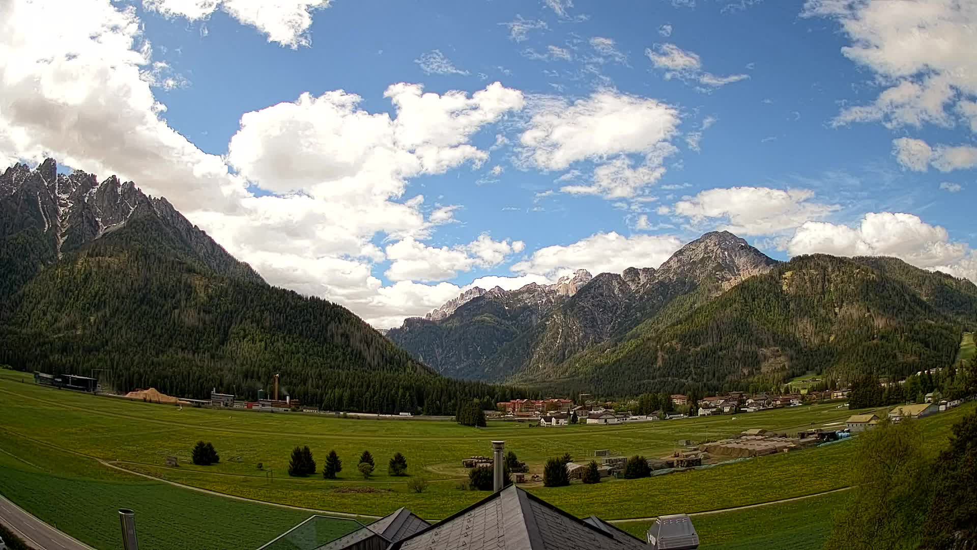 Webcam Toblach Dolomites – View from Hotel Rosengarten