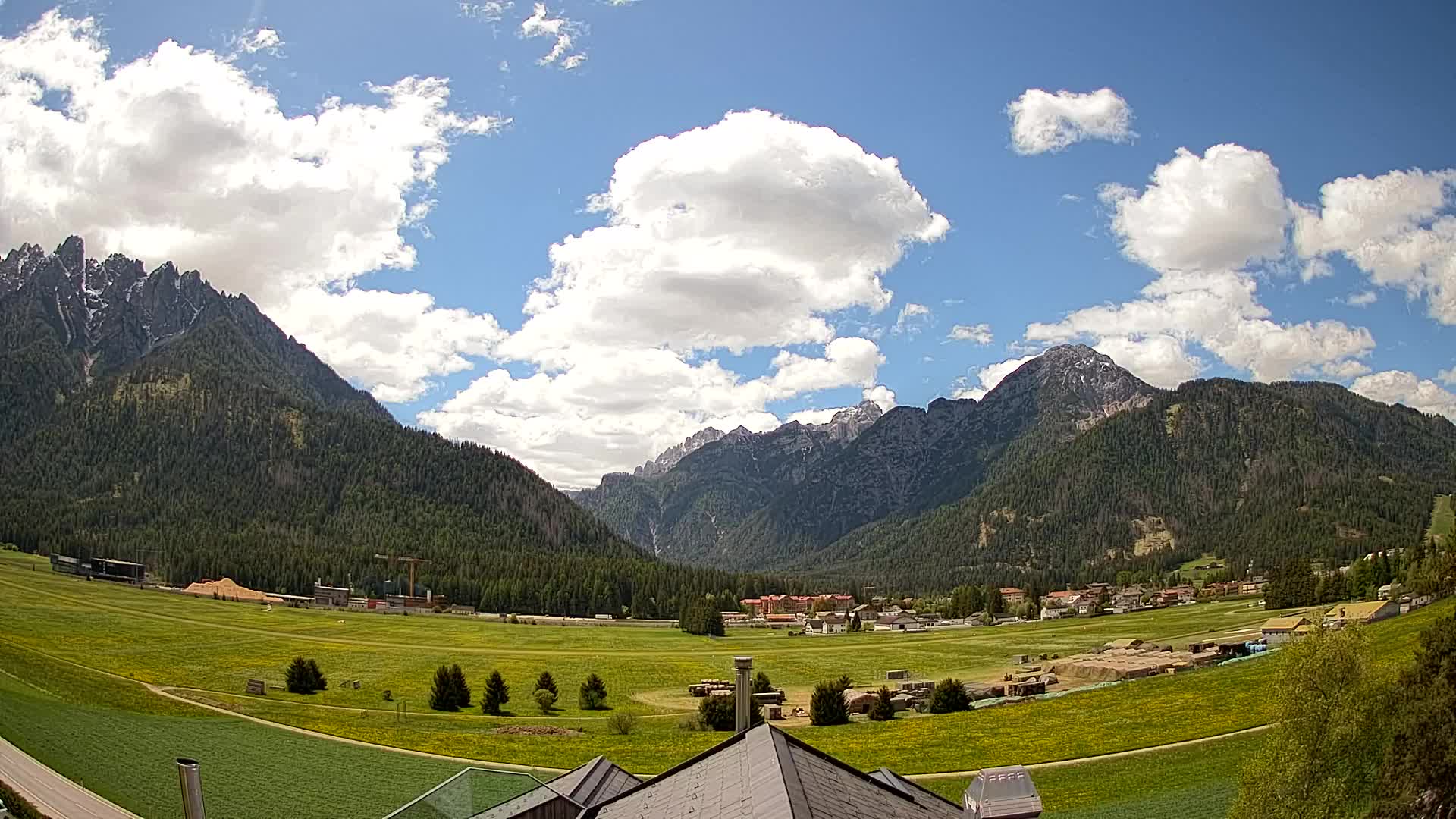 Web kamera Toblach Dolomiti – Pogled s Hotela Rosengarten